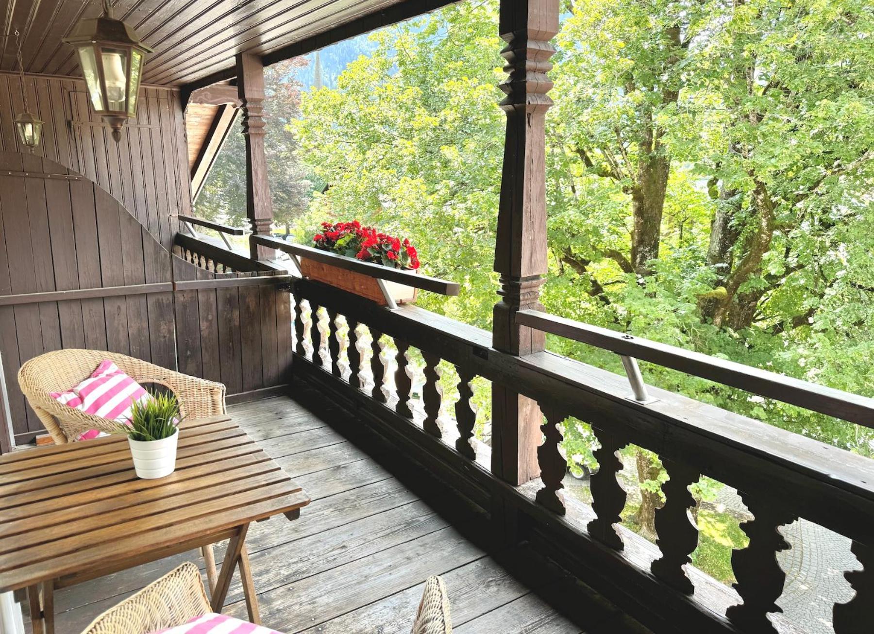 Junior Suite with Balcony - Photo 8