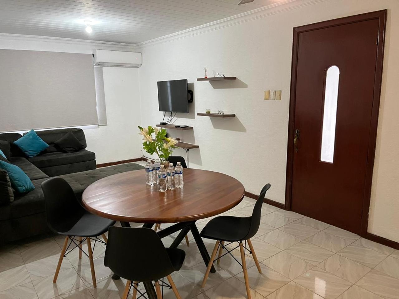Three-Bedroom Apartment photo 2