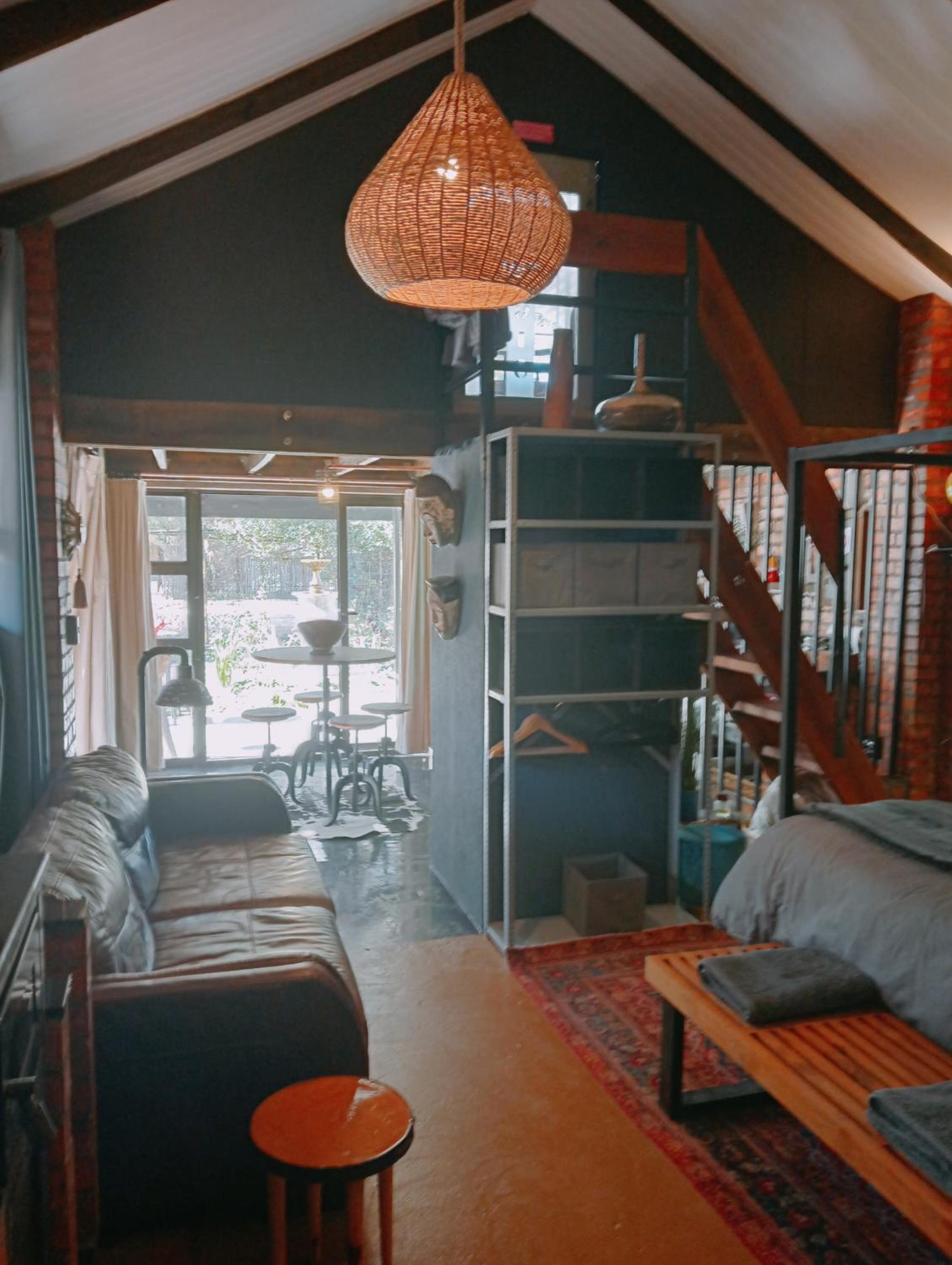 Studio with Balcony - Photo 35