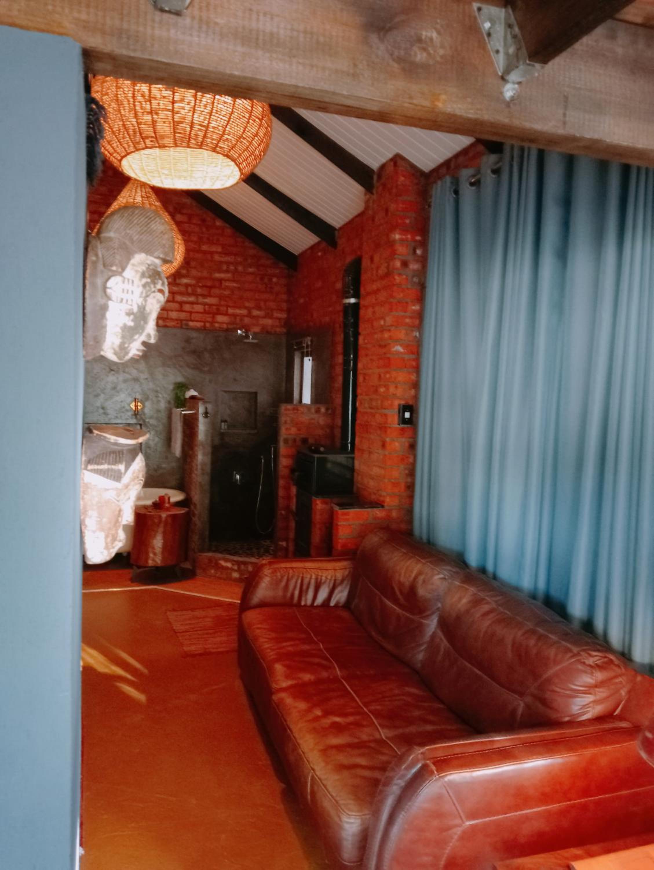 Studio with Balcony - Photo 13