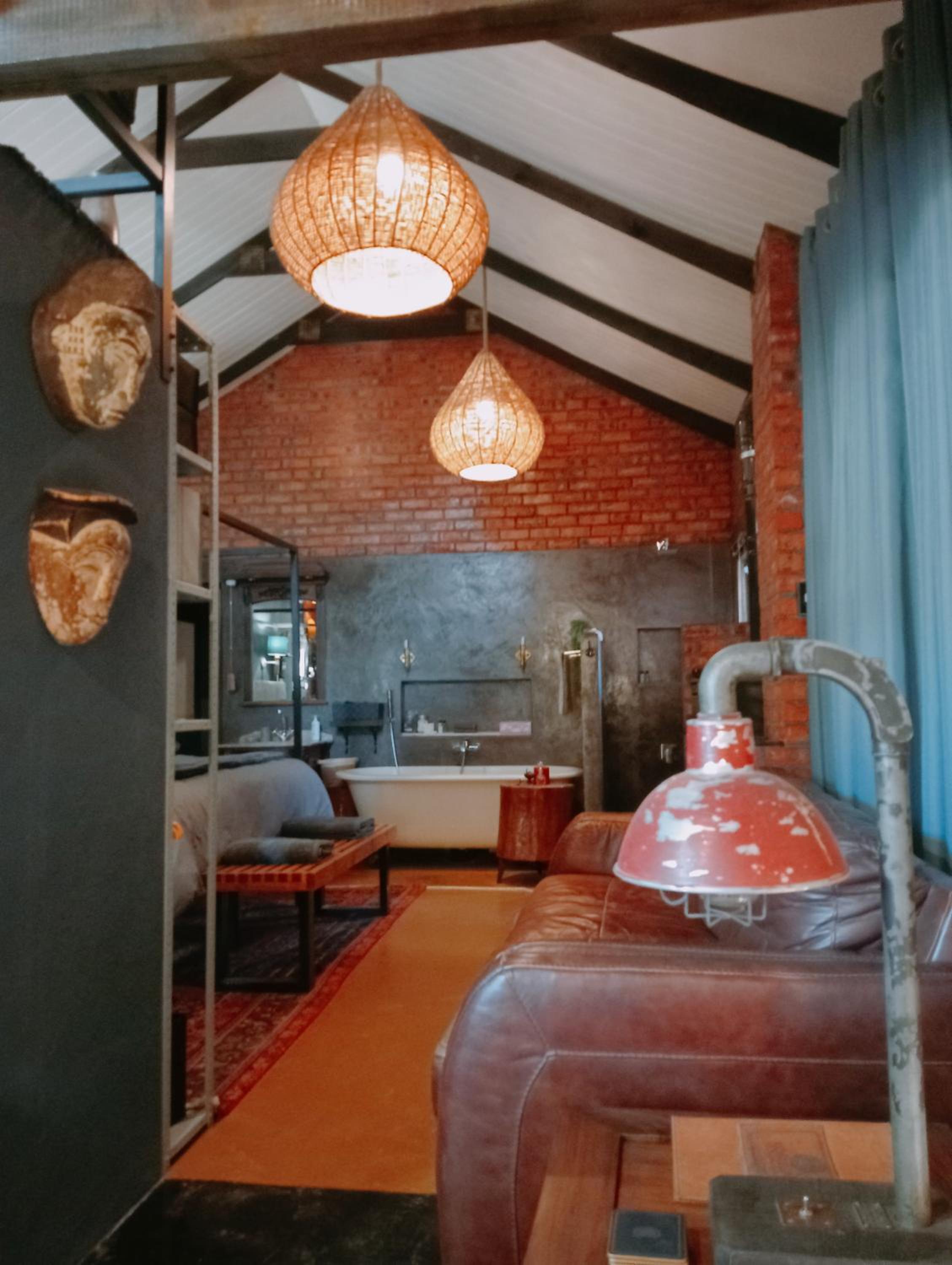 Studio with Balcony - Photo 1