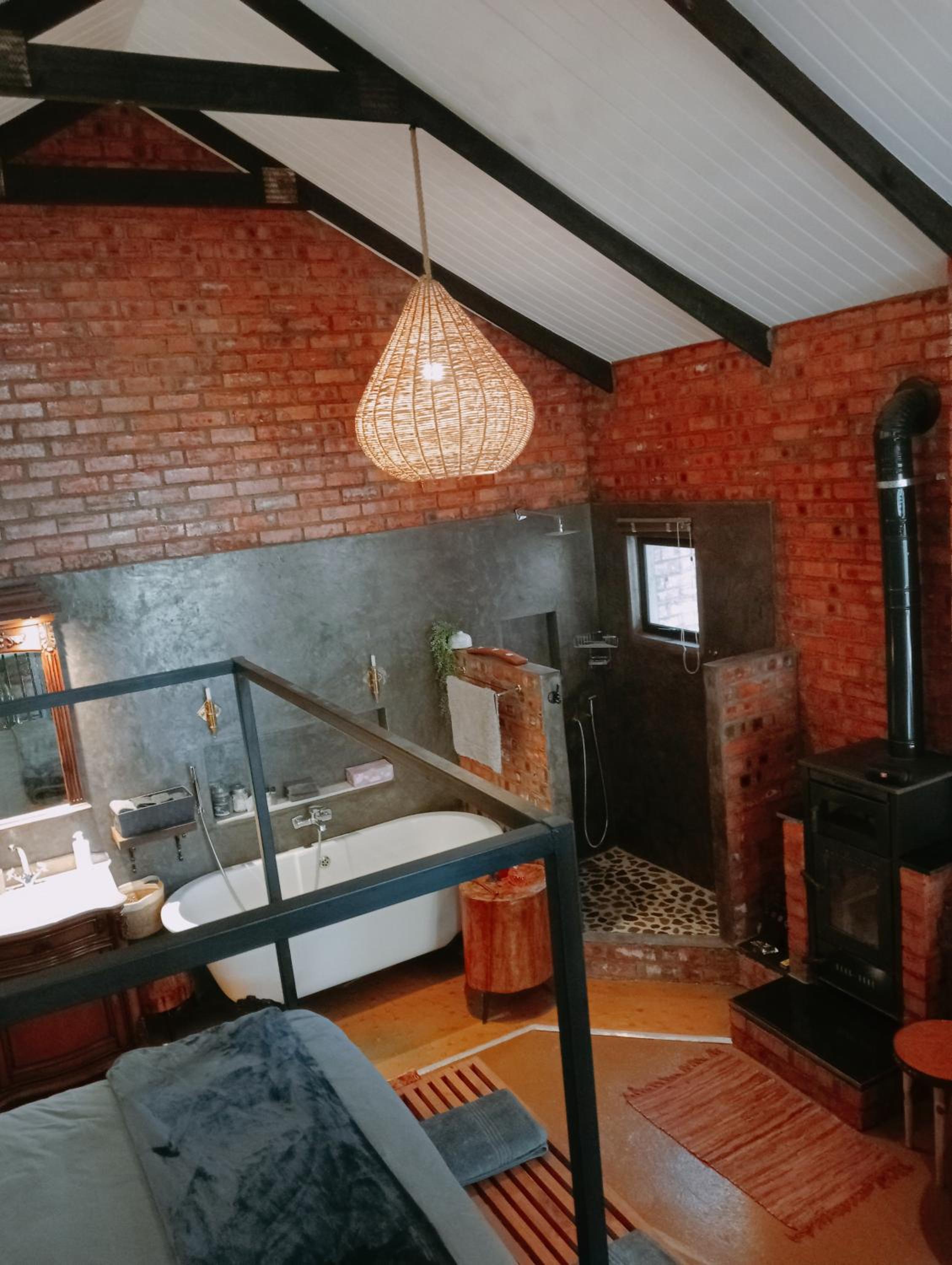 Studio with Balcony - Photo 9
