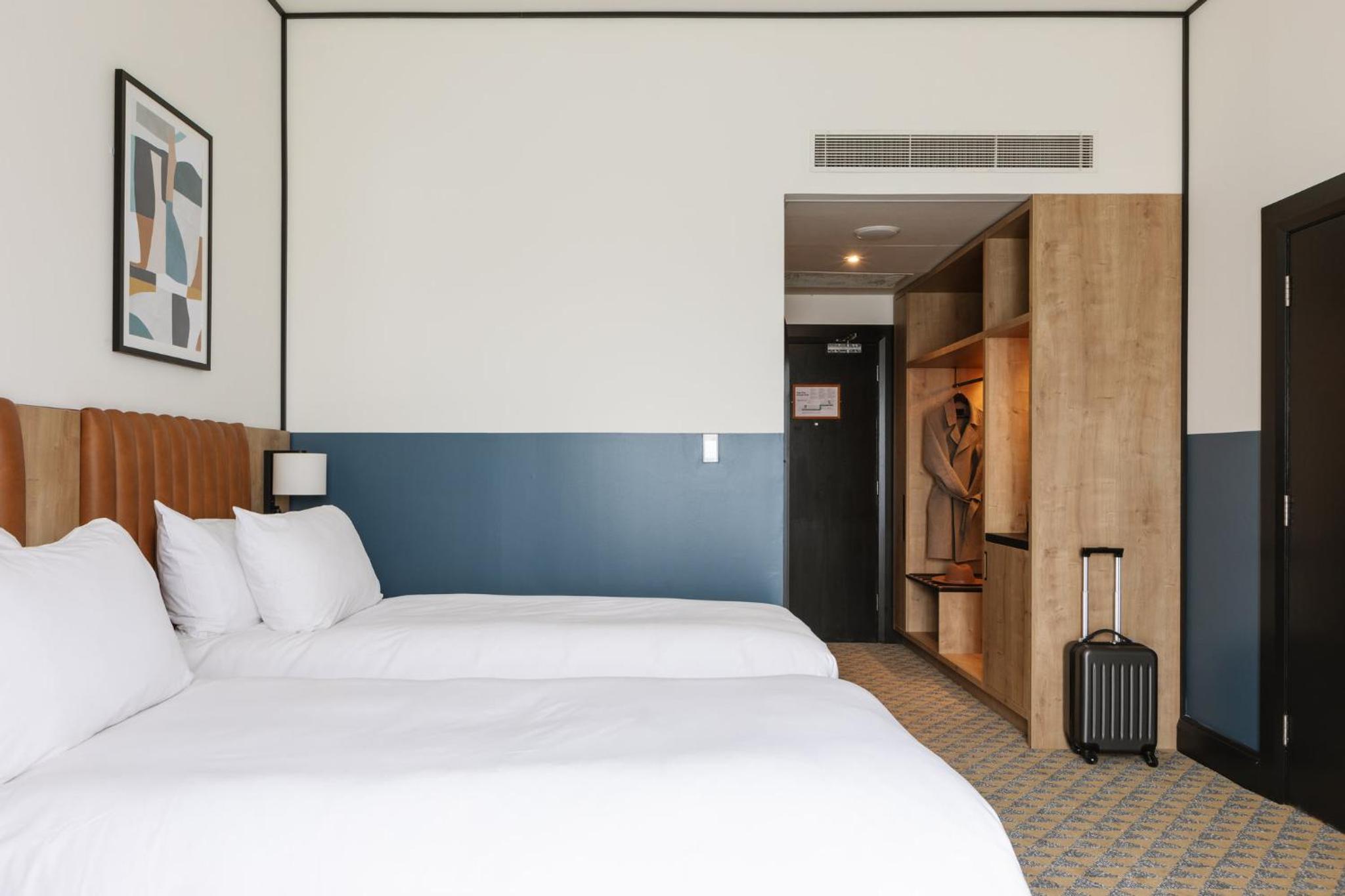 Premium Twin Room - Photo 8