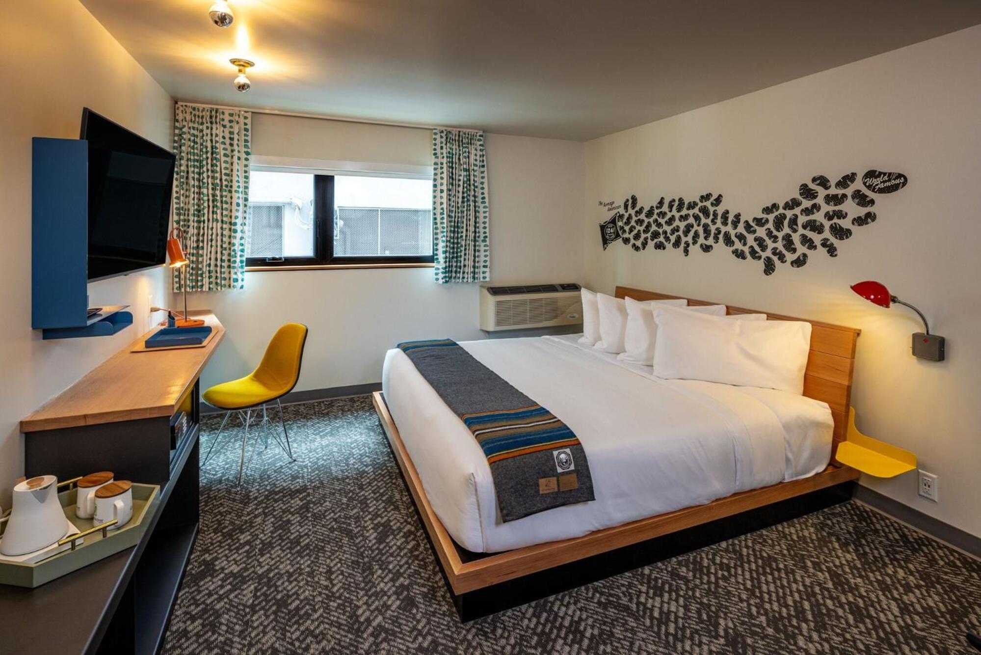 Standard King Room photo 1