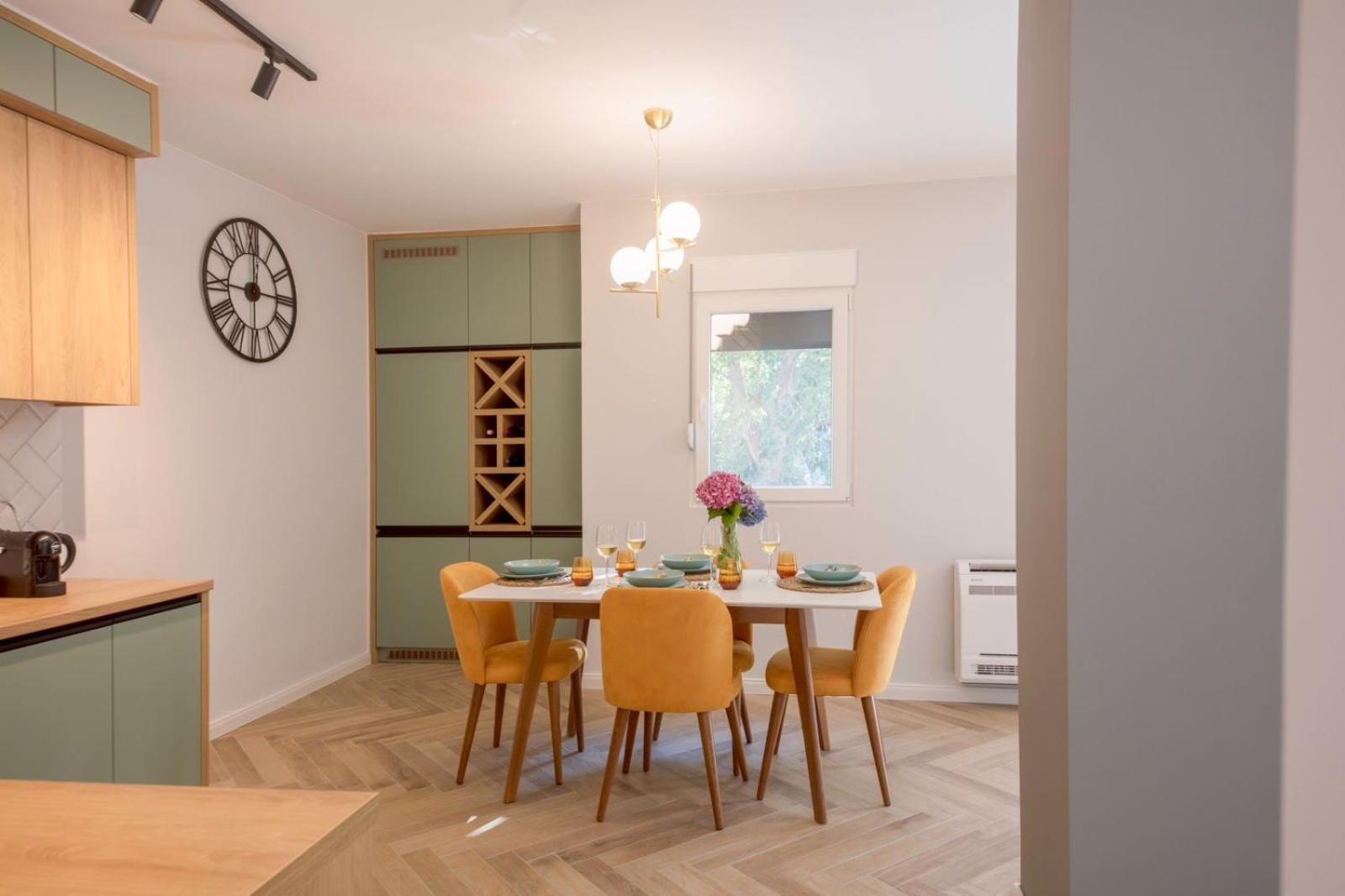 Two-Bedroom Apartment with Balcony and Terrace photo 2