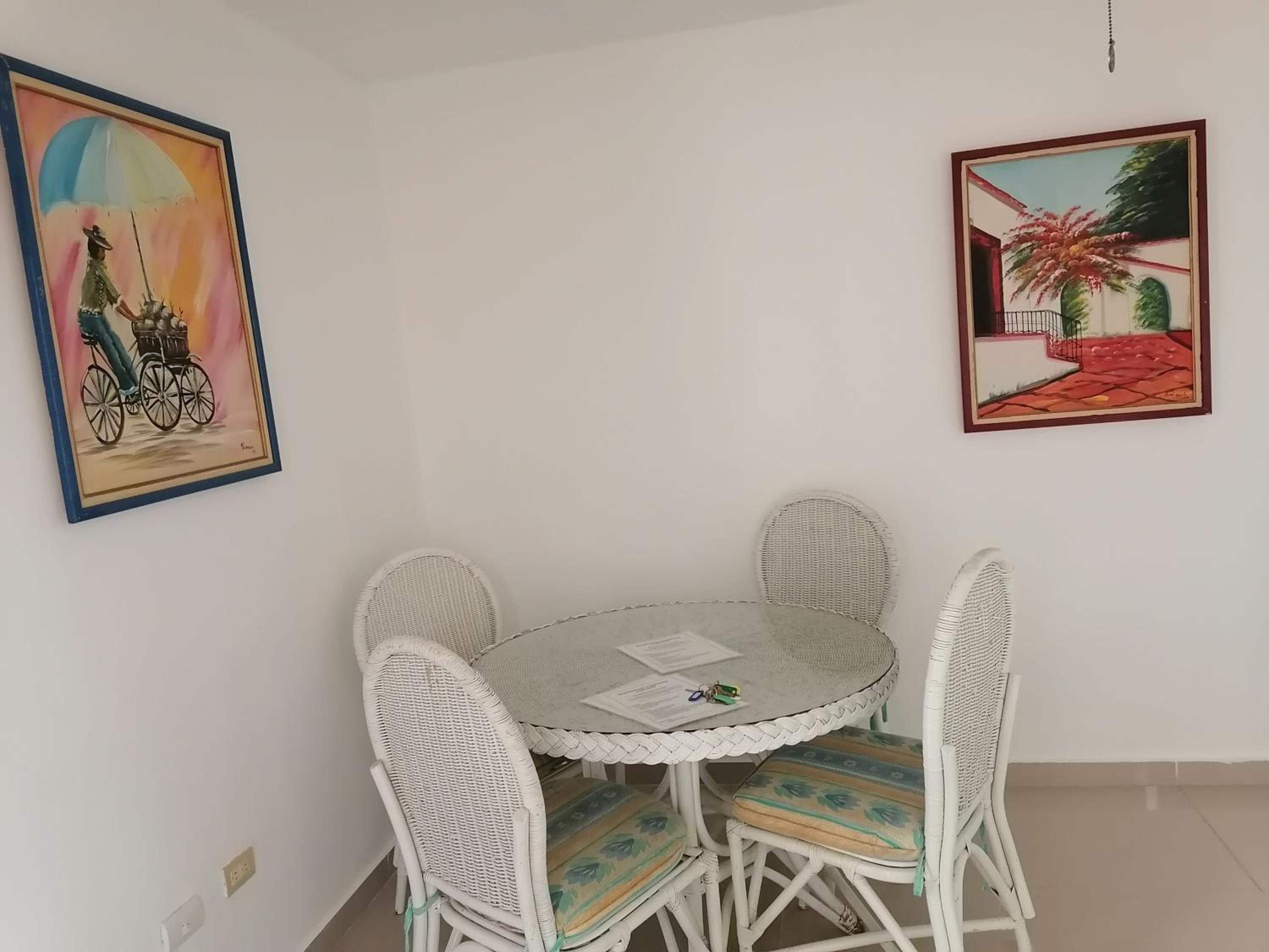 One-Bedroom Apartment photo 2