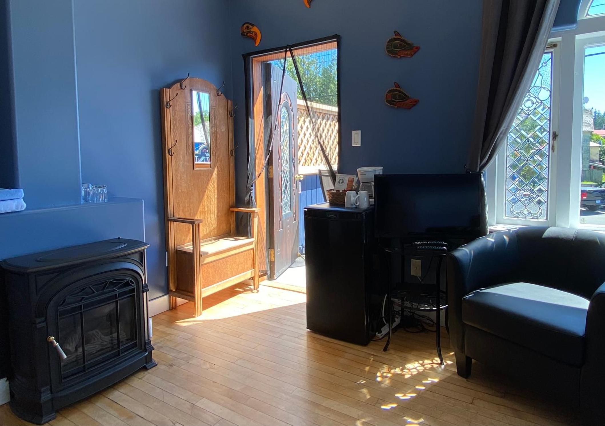 Deluxe Twin Room with Village View - Top Floor photo 3