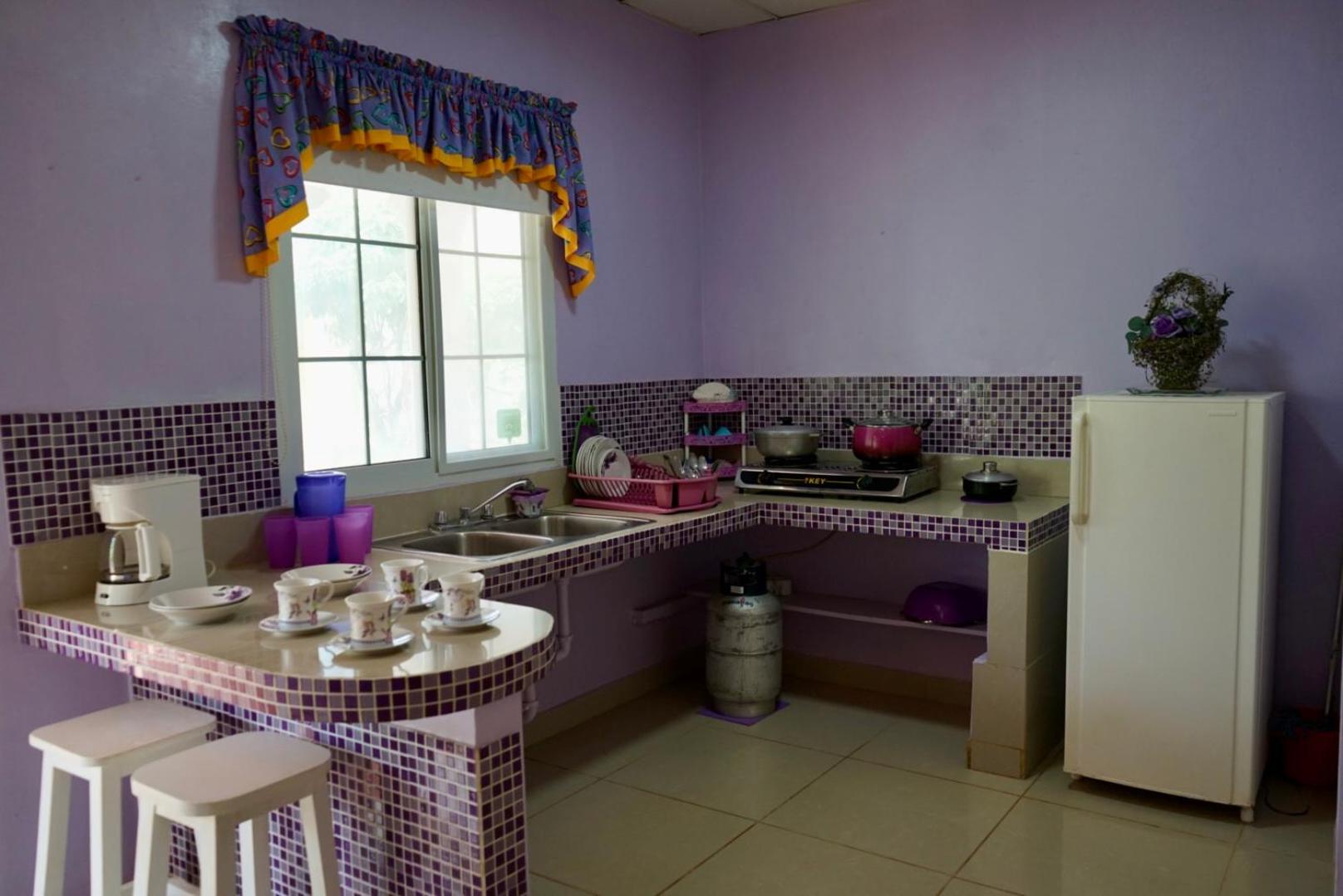 Family Room with Private Bathroom photo 2