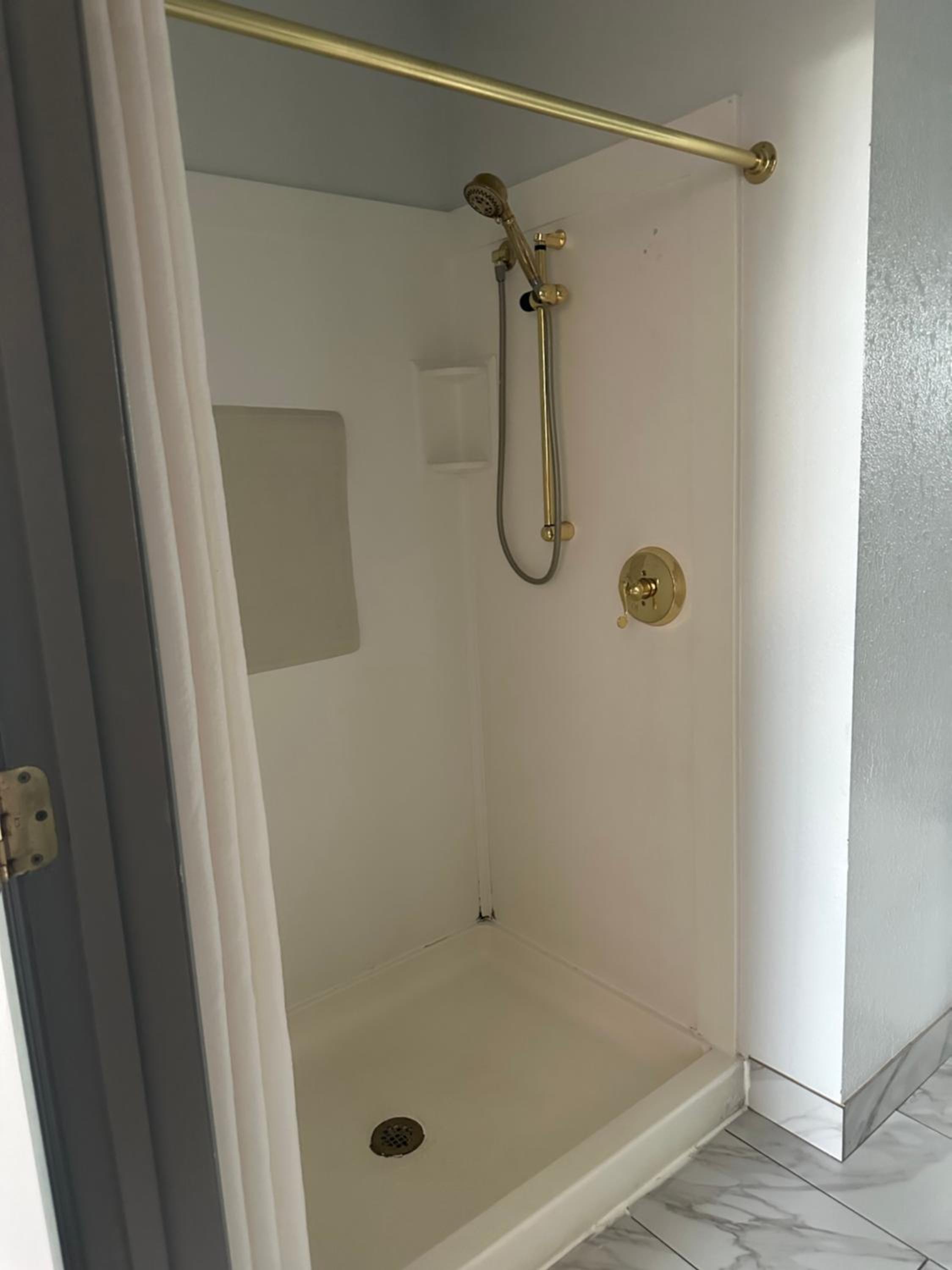 King Suite - Photo 2