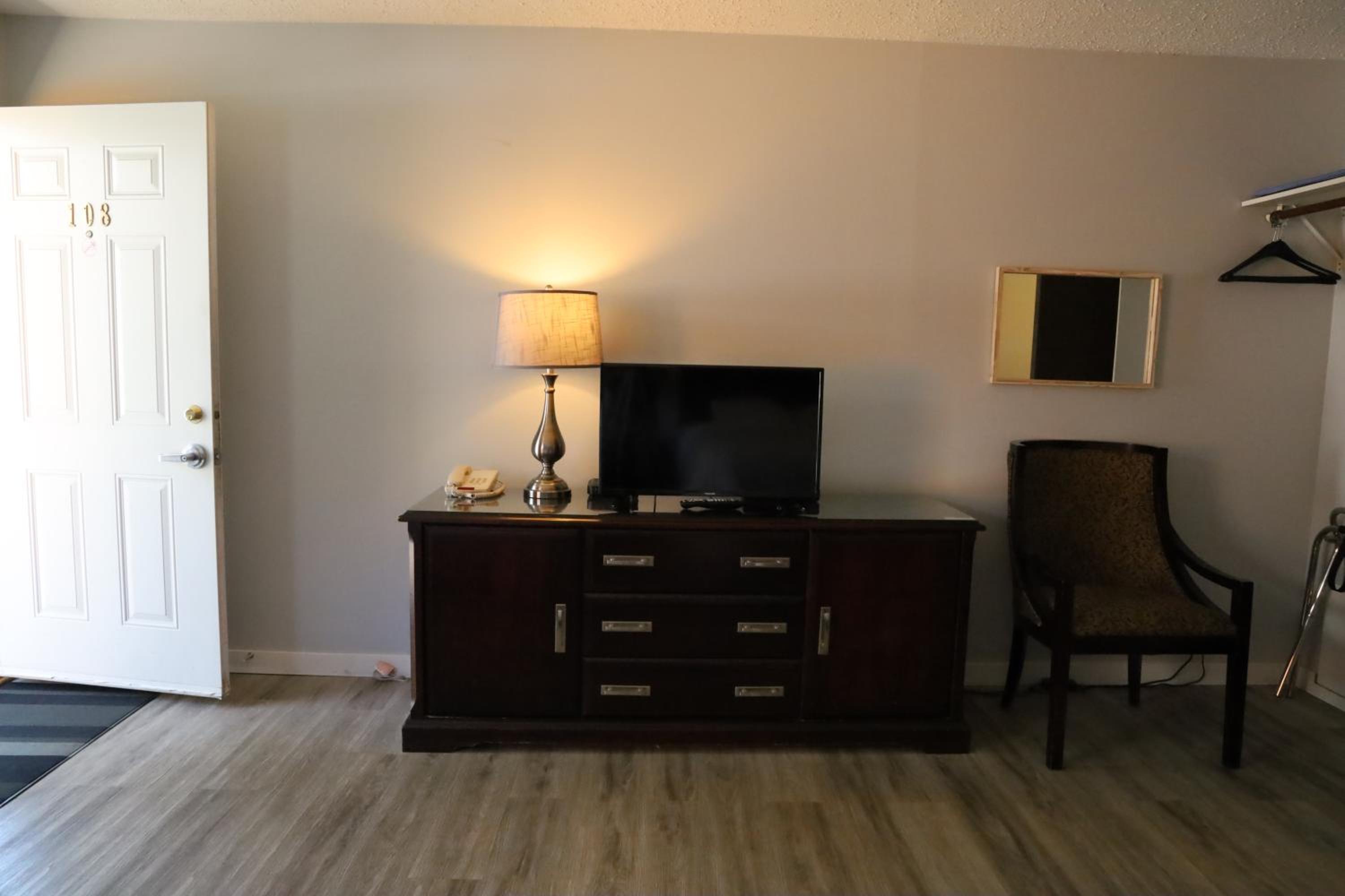 Standard Queen Room photo 1