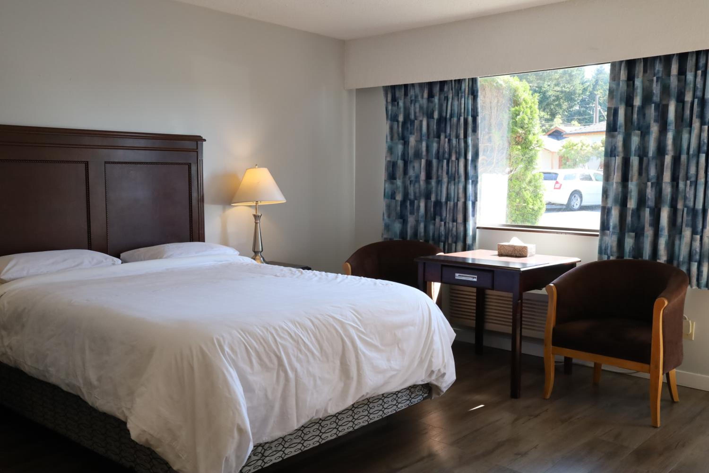 Standard Queen Room photo 2