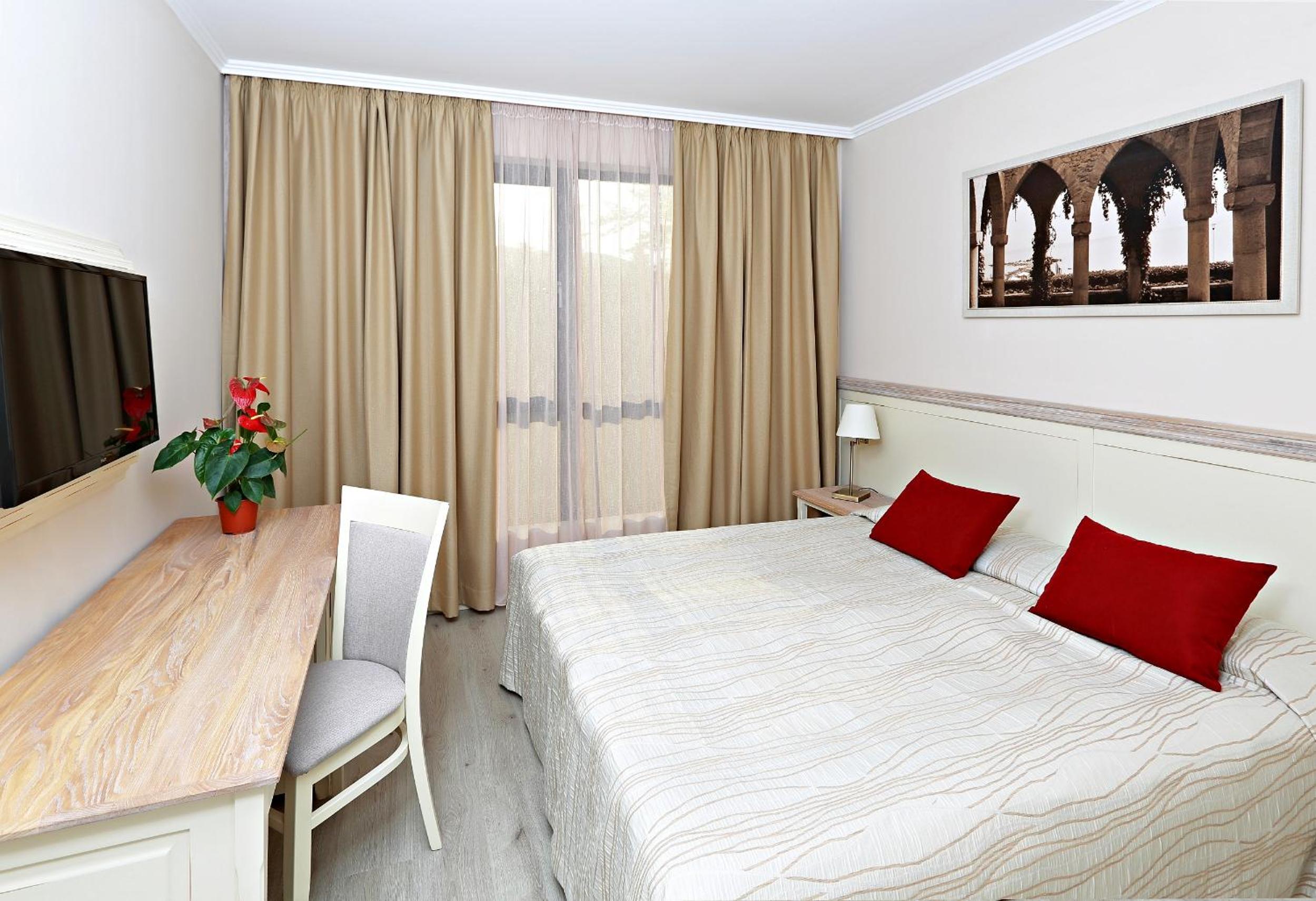 Classic Double Room with No Balcony photo 1