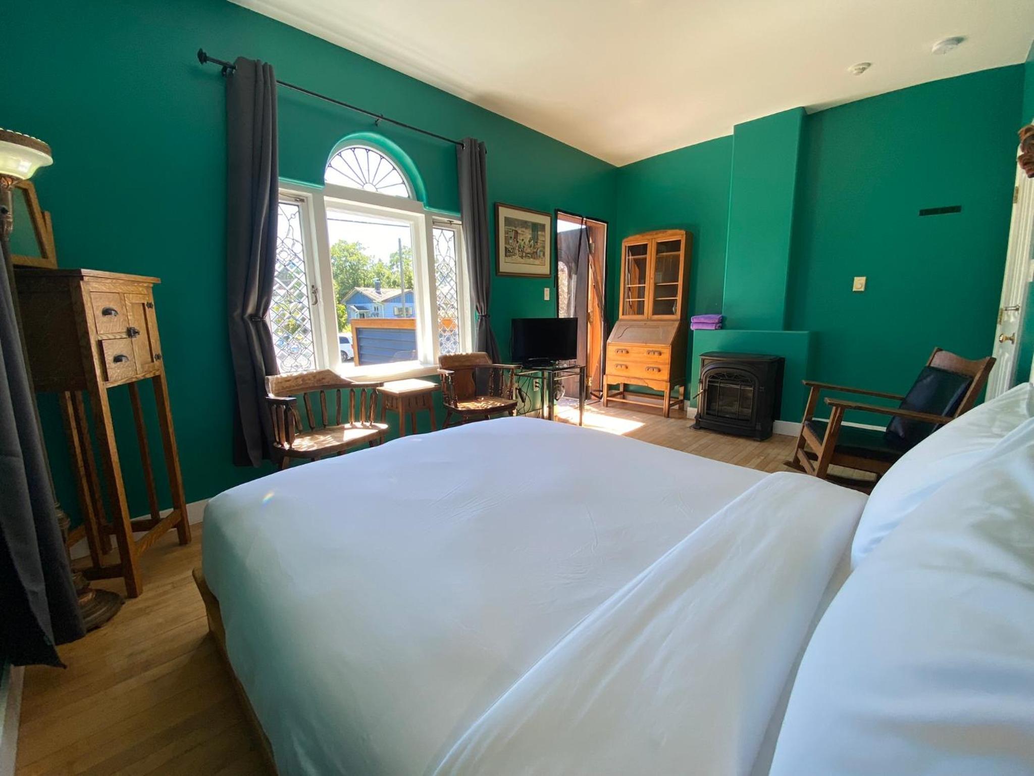 Deluxe Queen Room with Village View - Top Floor photo 1