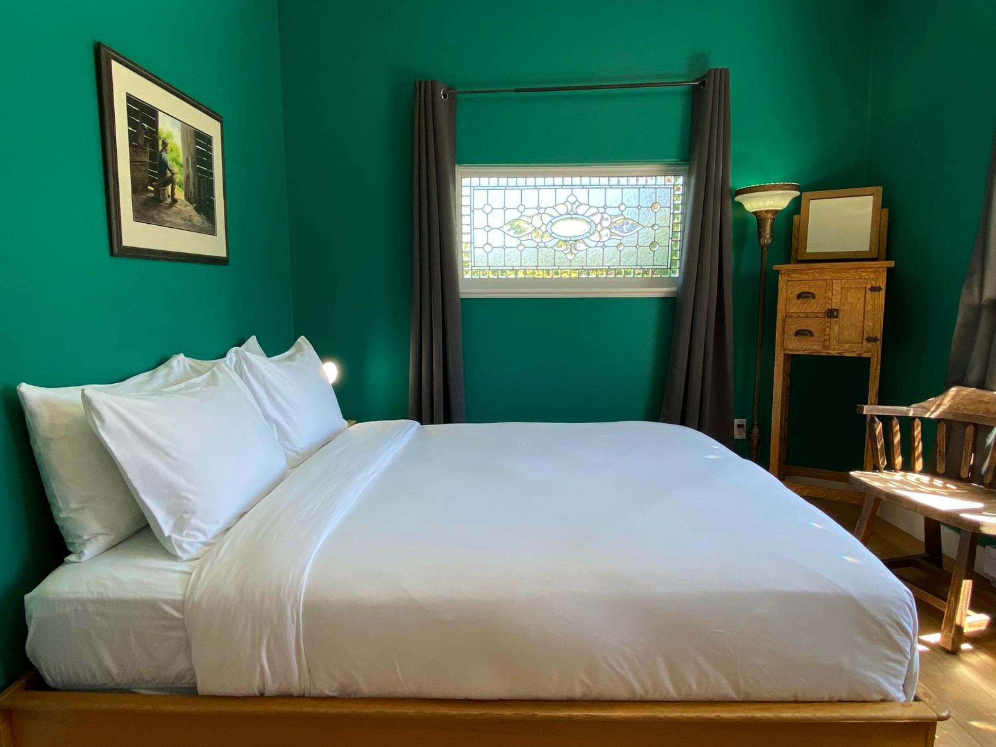 Deluxe Queen Room with Village View - Top Floor photo 2