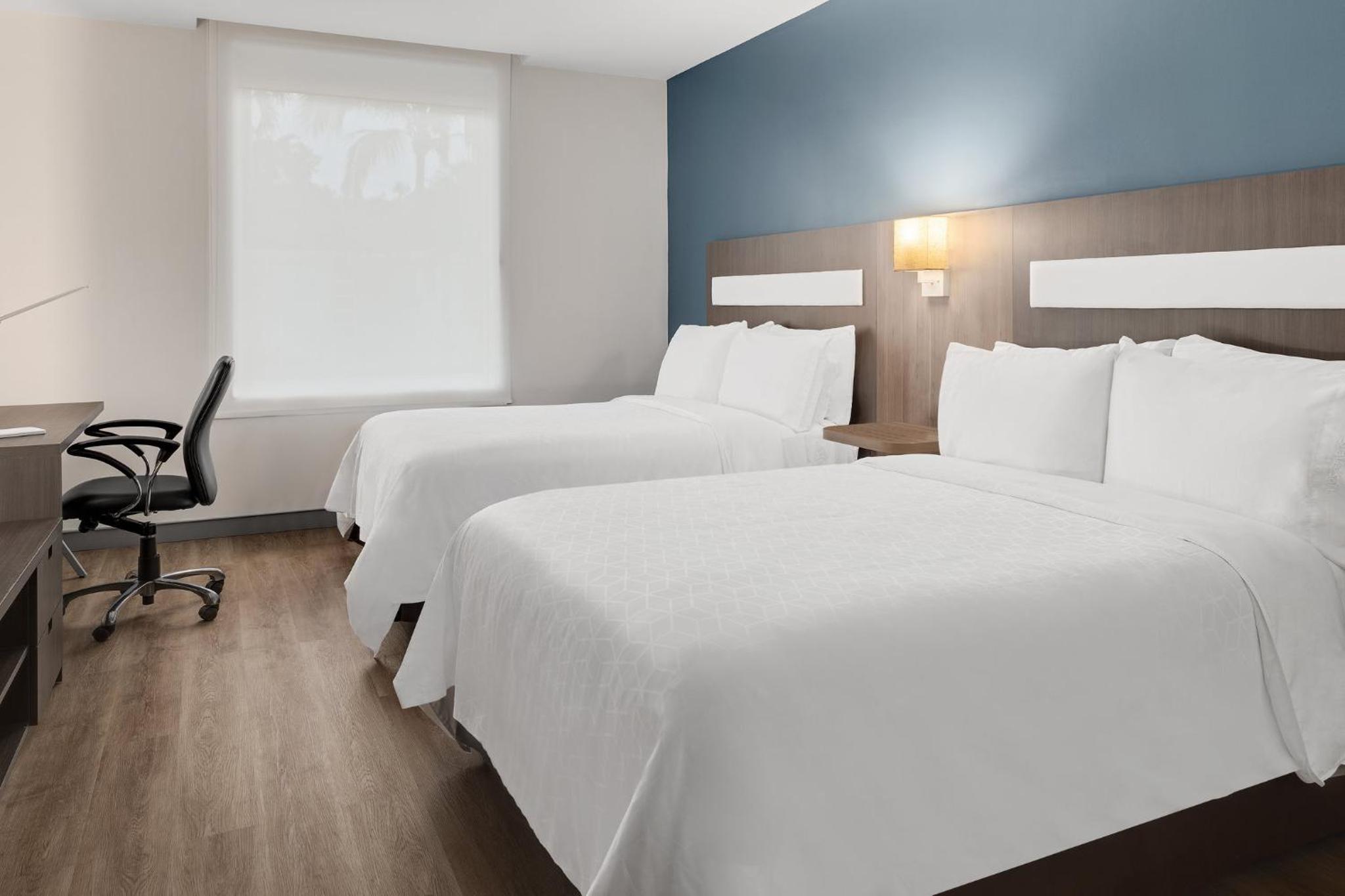 Standard Double Room with Two Double Beds photo 2