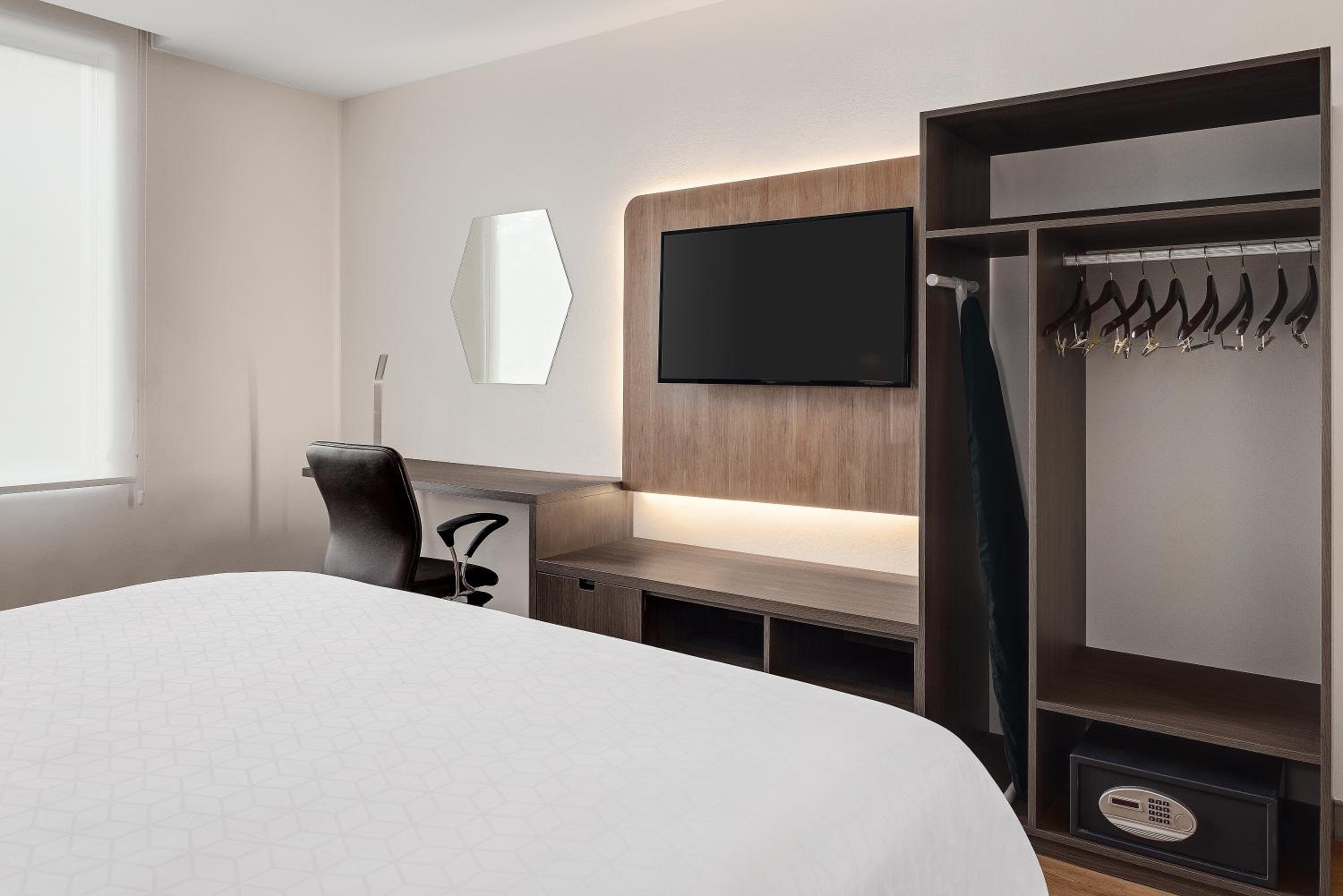 Standard King Room