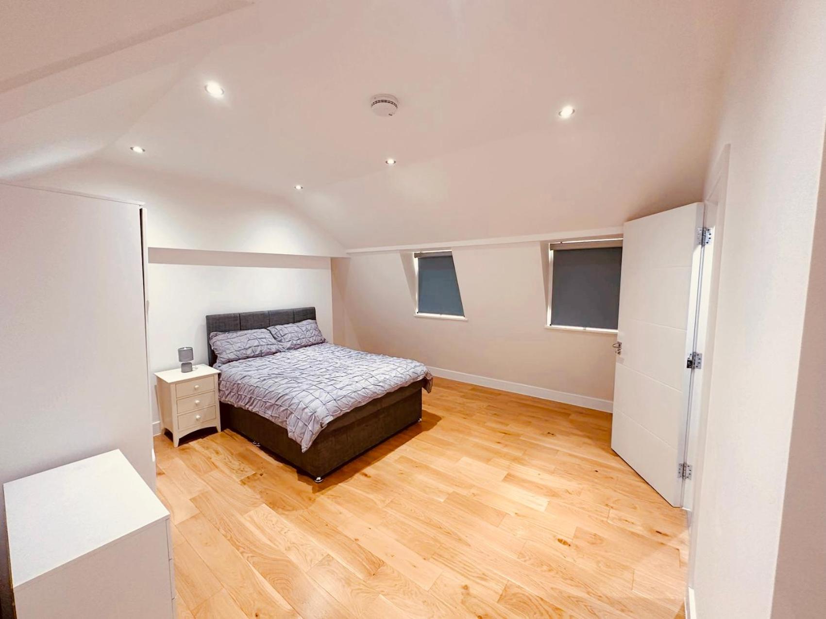 Three-Bedroom Deluxe Apartment photo 2