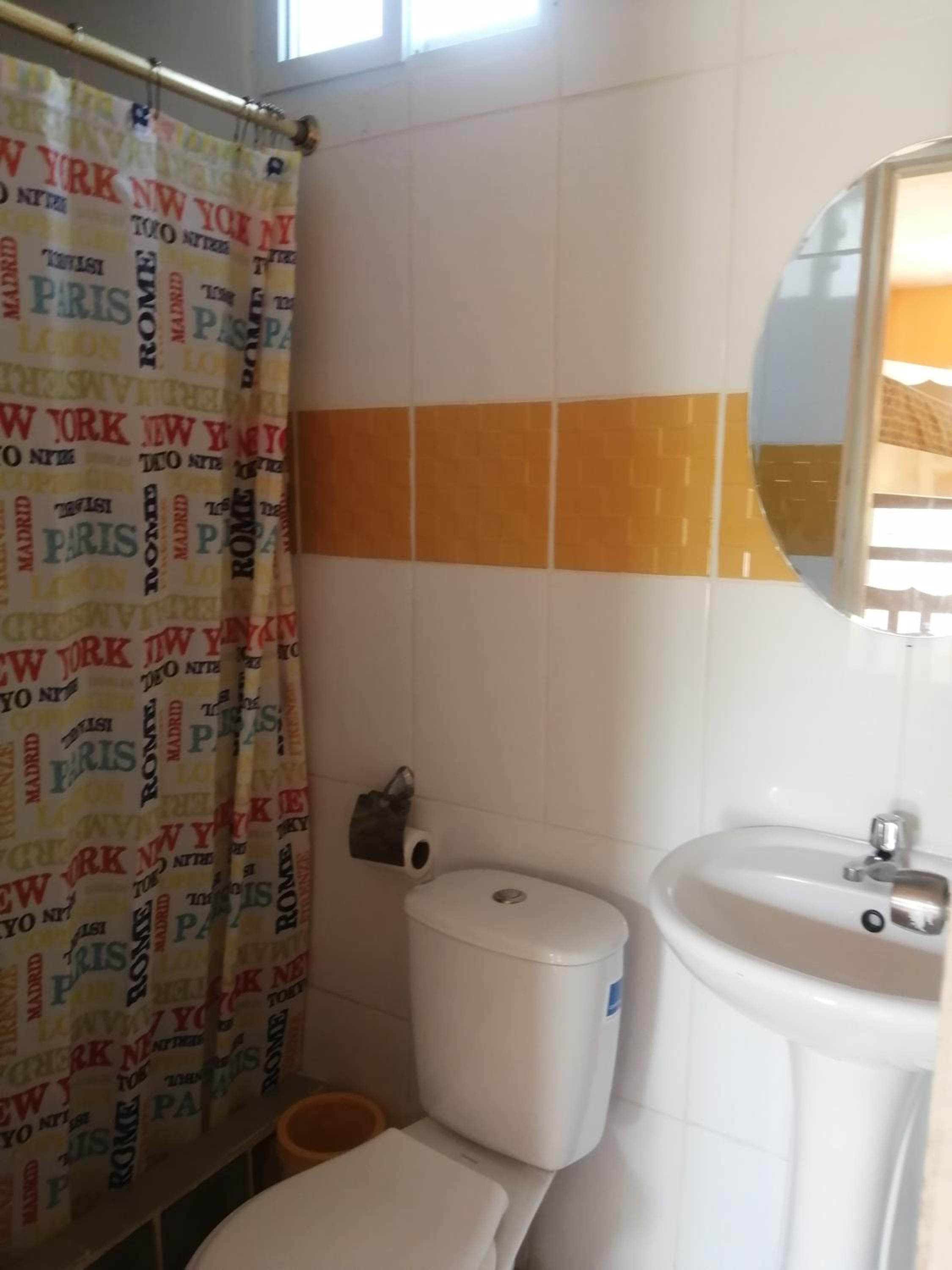 Quadruple Room with Private Bathroom photo 3