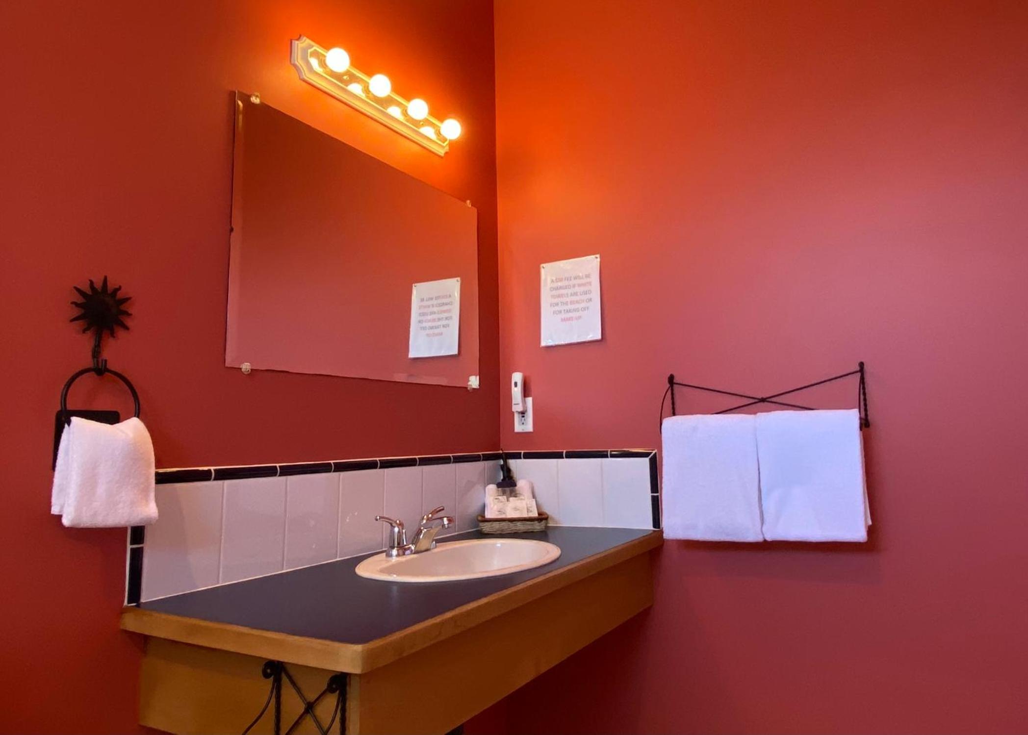 Deluxe Queen Room photo 3