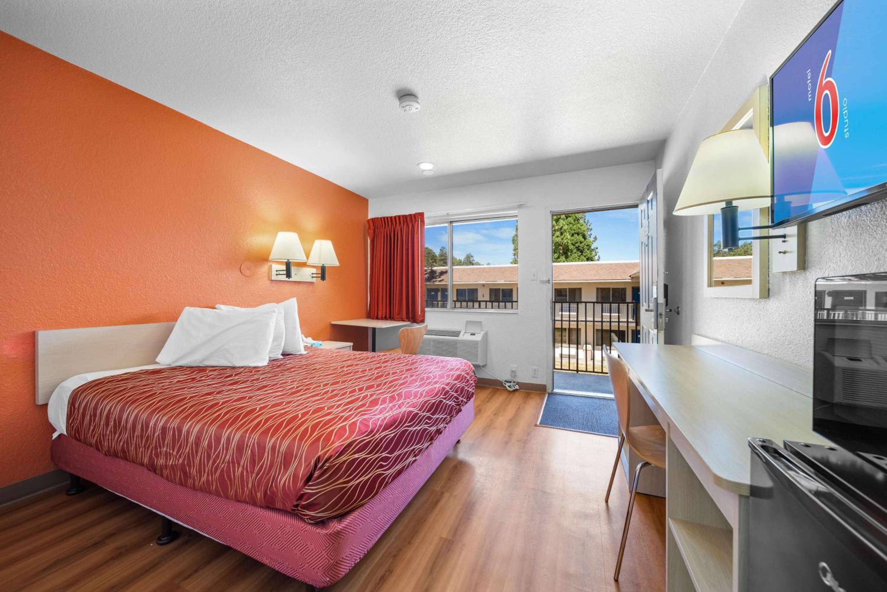 Queen Suite photo 1