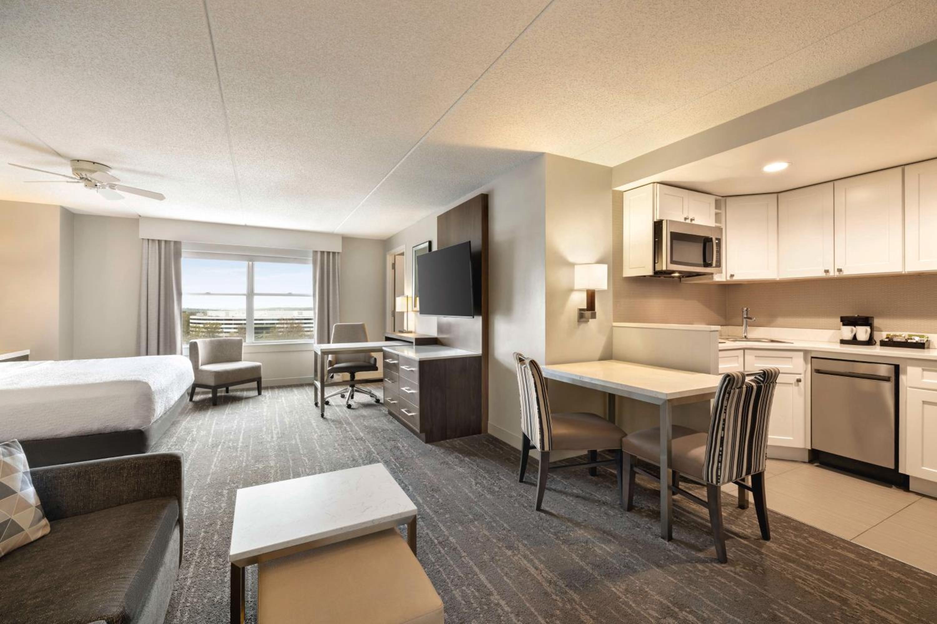Two-Bedroom King Suite - Non-Smoking photo 2