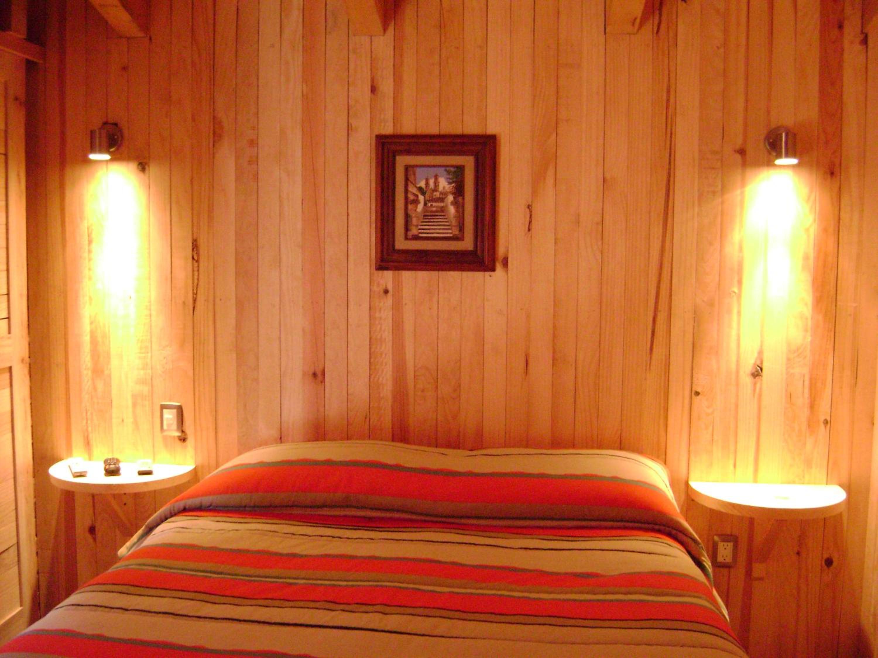 Queen Room photo 1