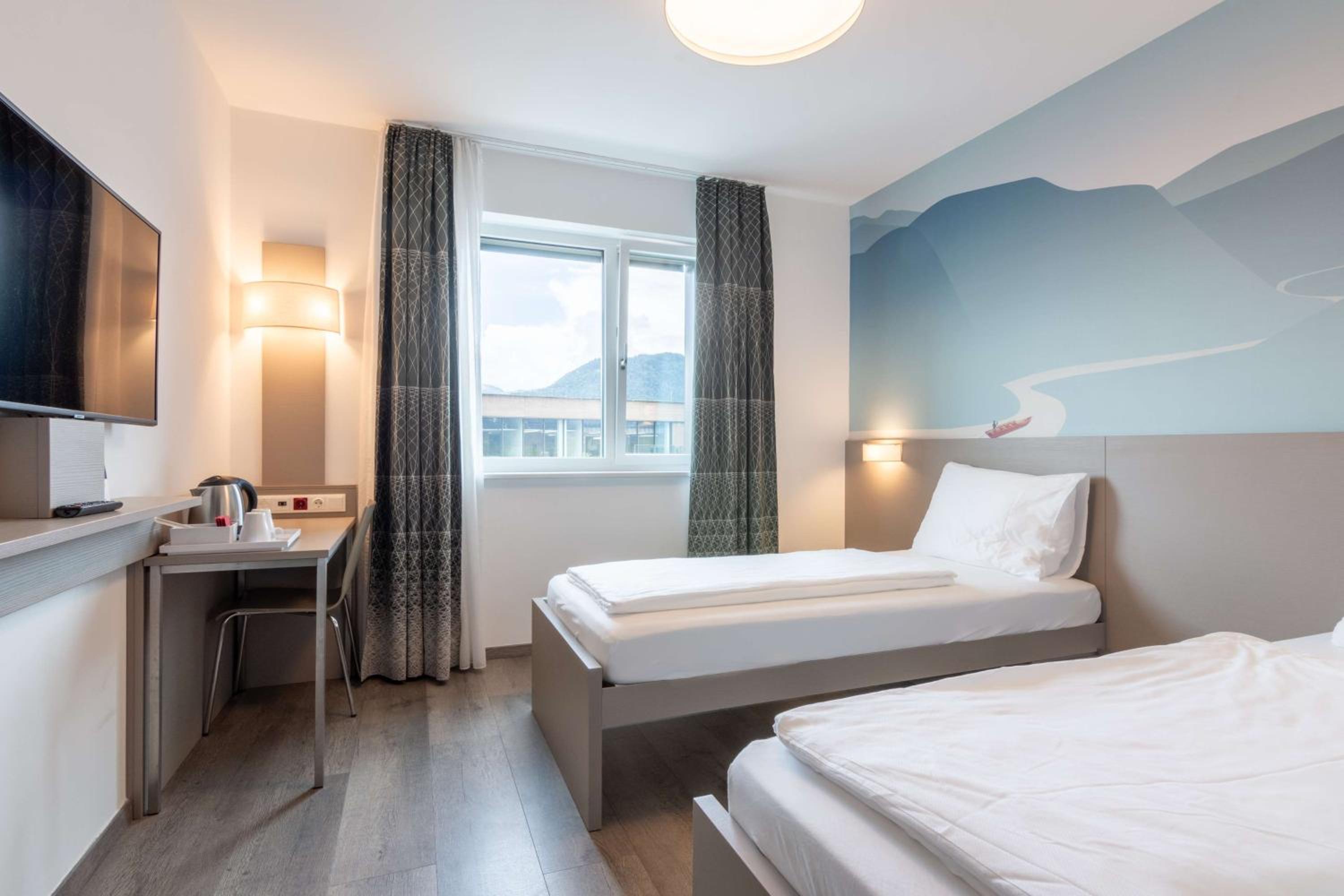 Standard Double Room with Two Single Beds - Photo 5