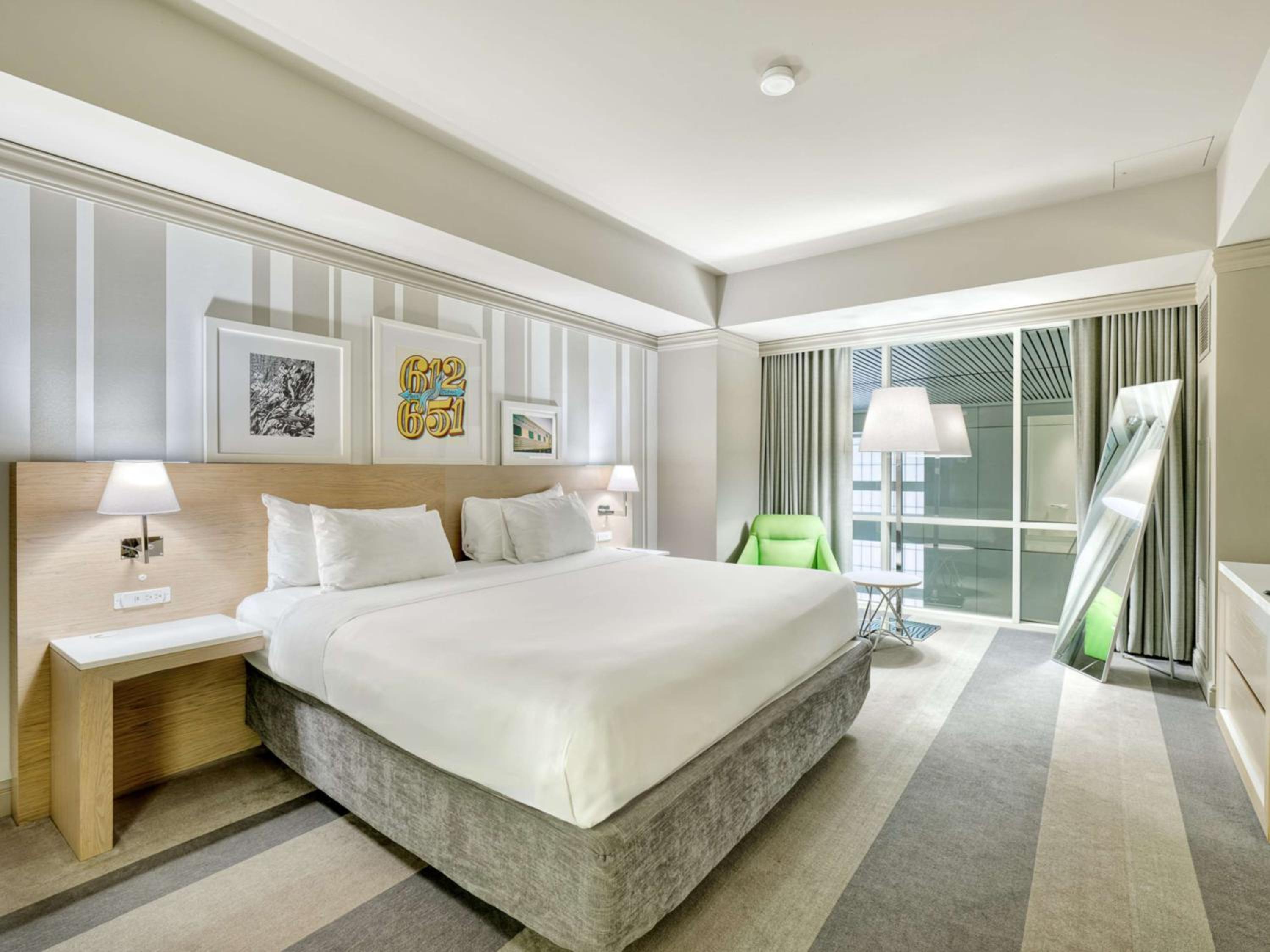 One-Bedroom Premium King Suite - Non-Smoking