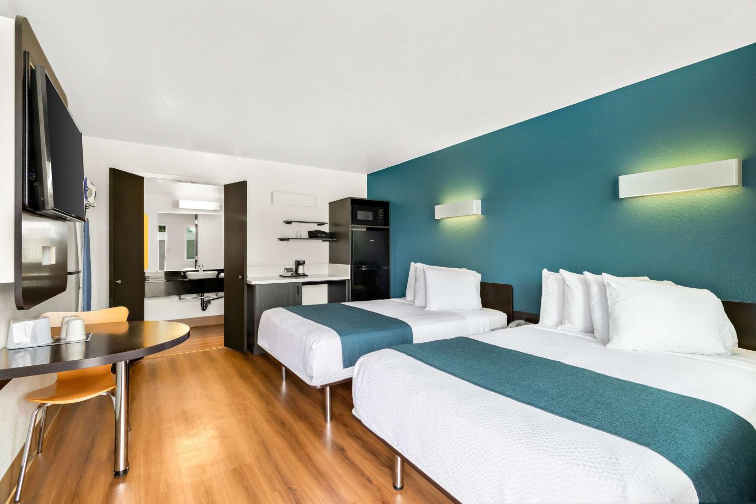 Quadruple Room - Non-Smoking