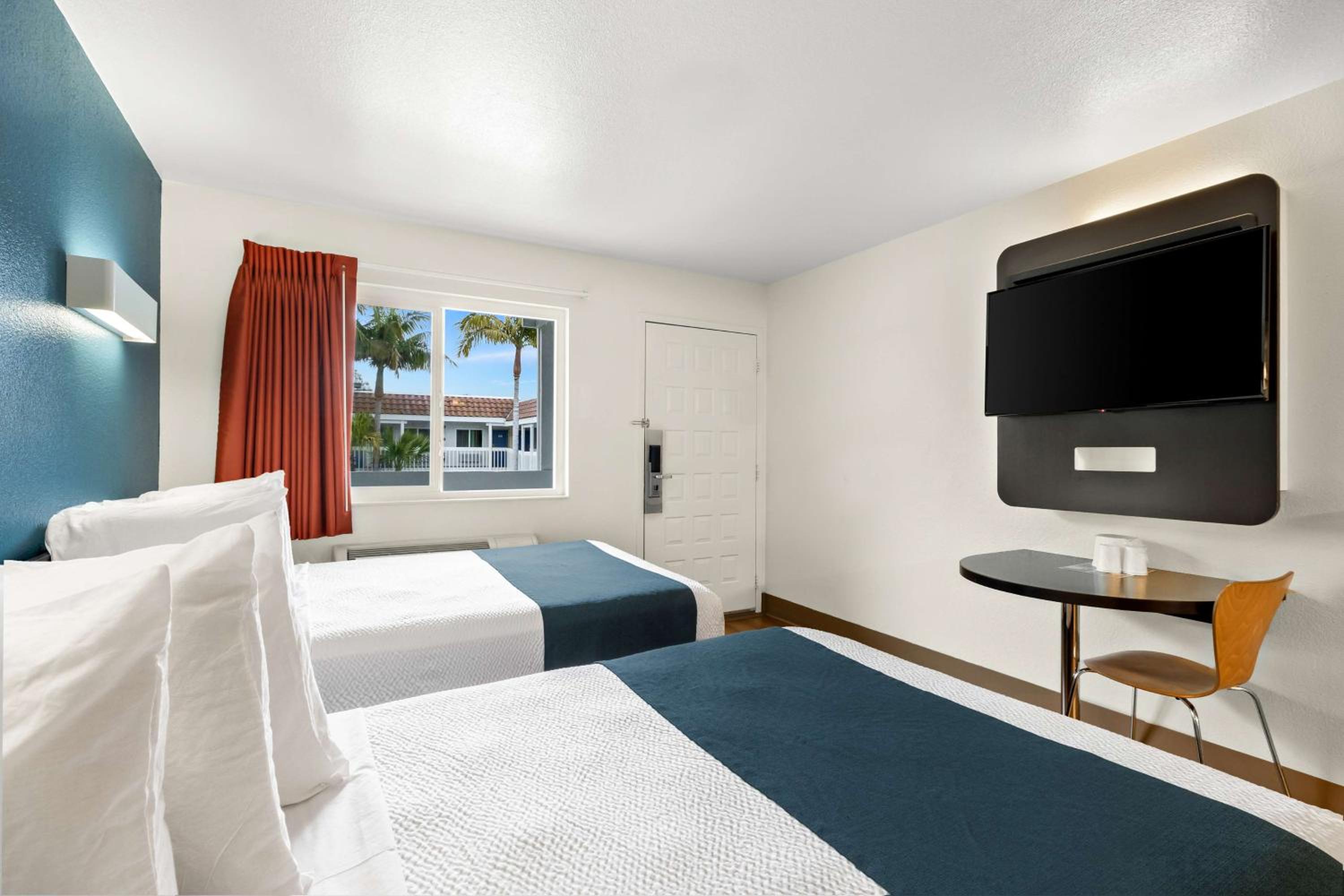 Quadruple Room - Non-Smoking