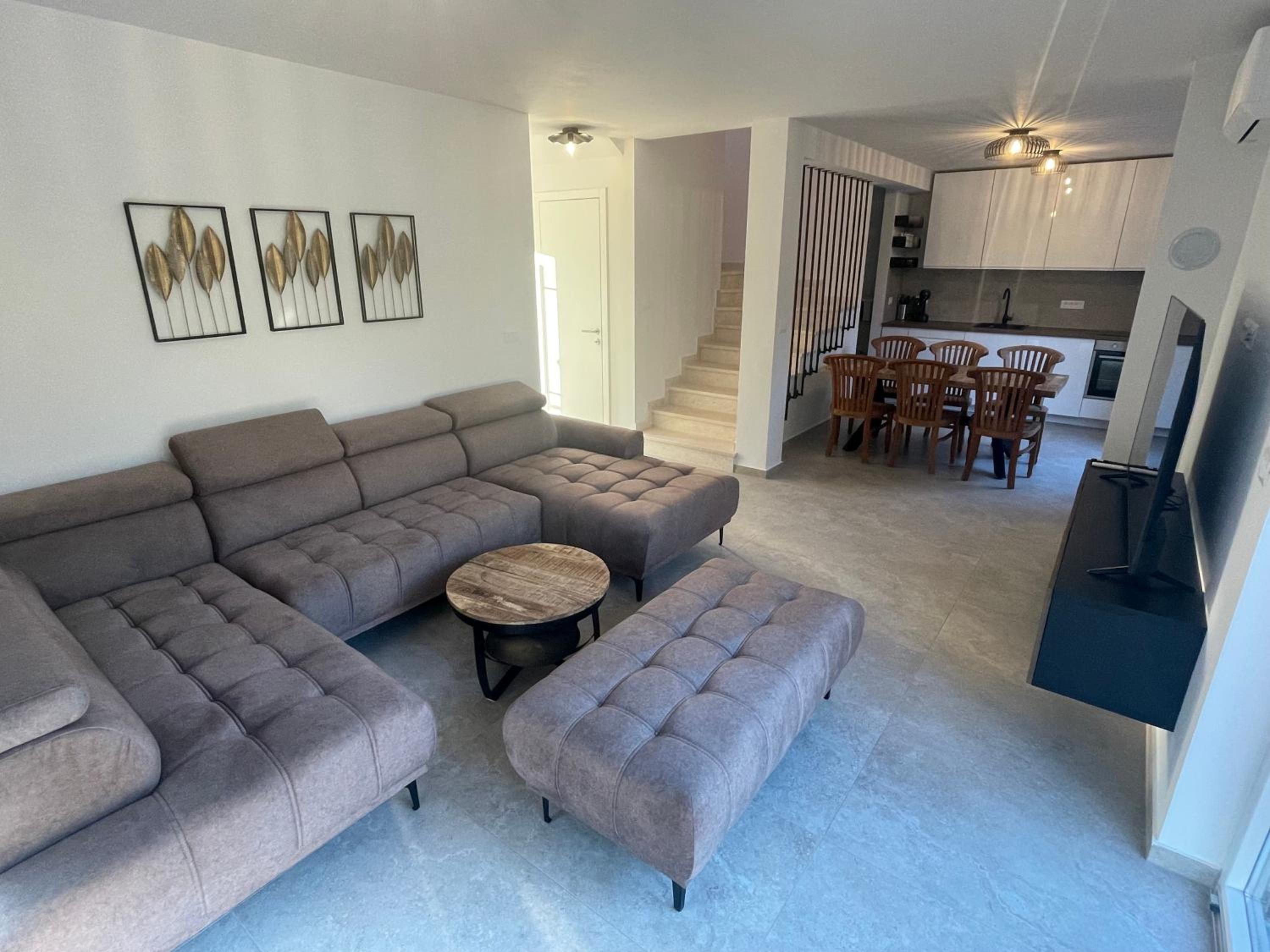 Four-Bedroom Deluxe Apartment
