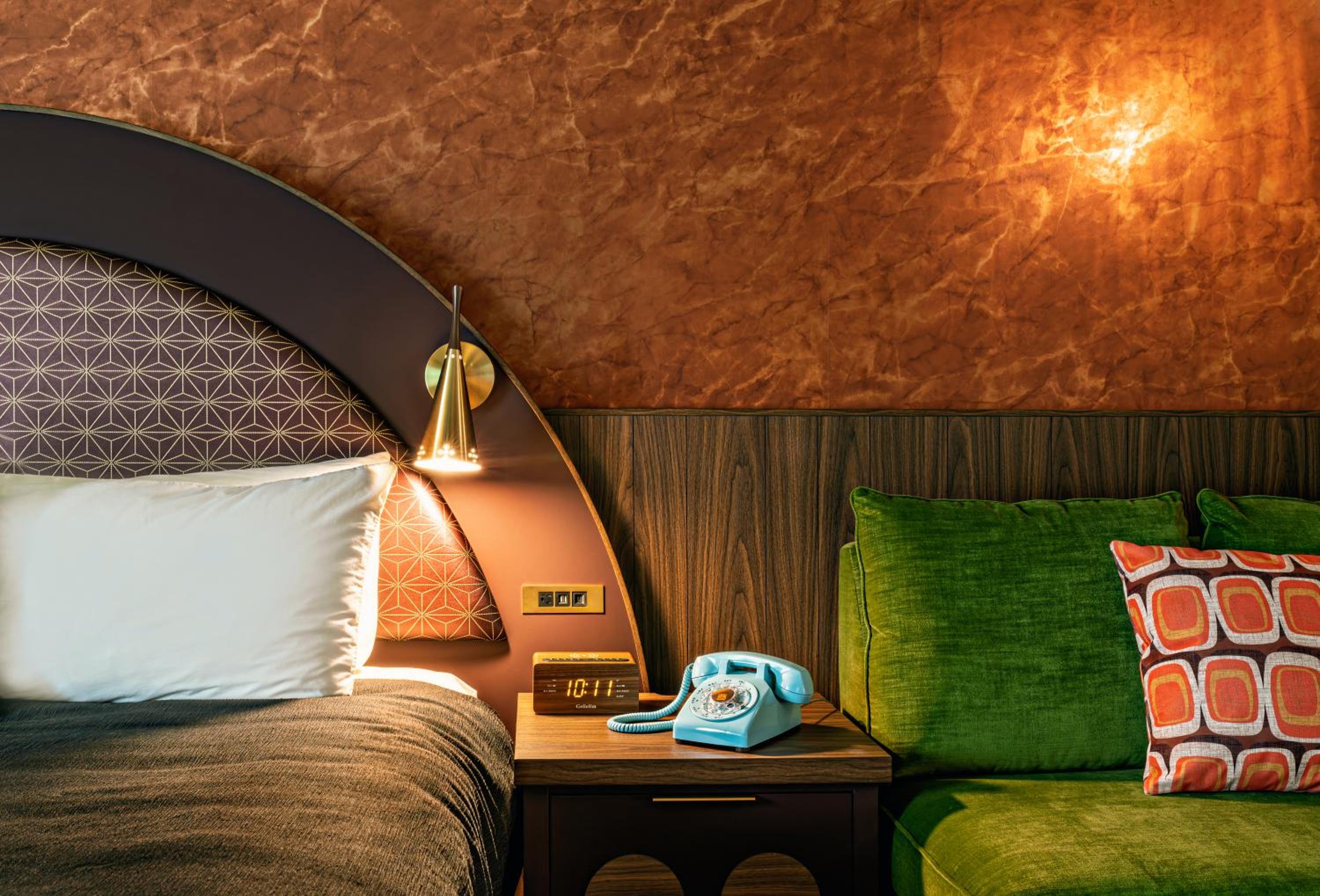 Zed King Bed - Photo 20