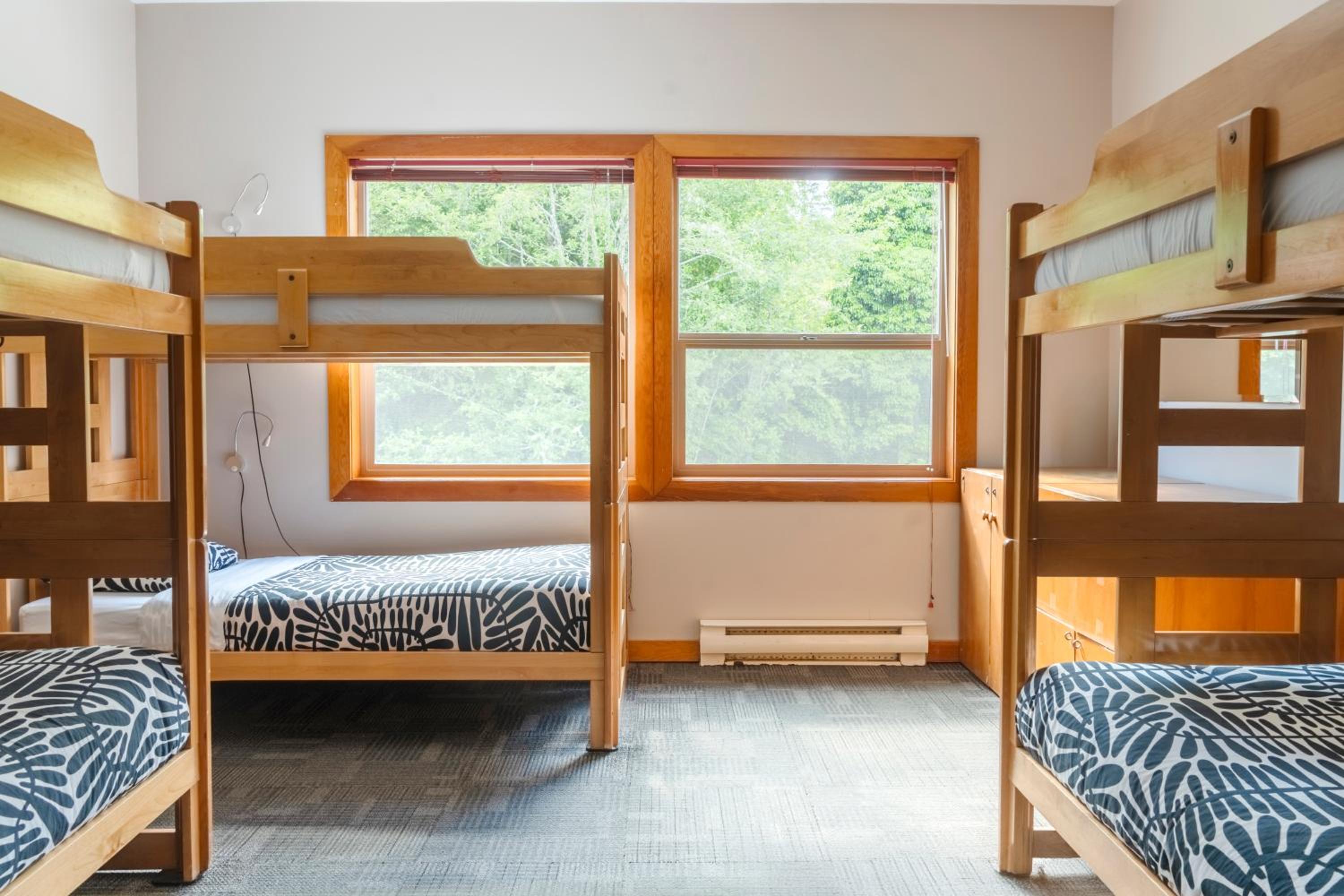 Single Bed in Mixed Dormitory Room