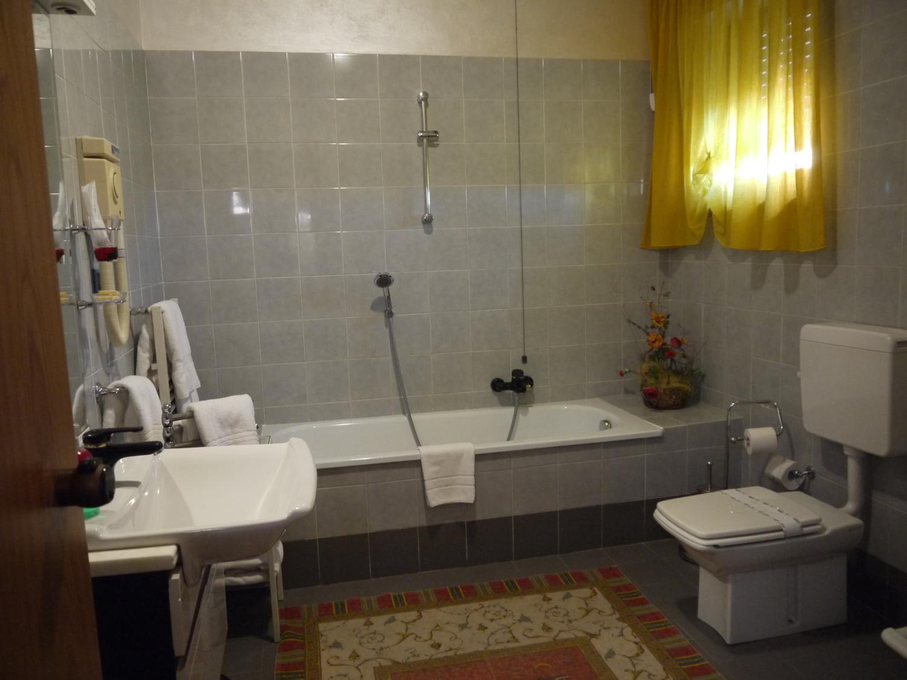 Deluxe Suite - Photo 3
