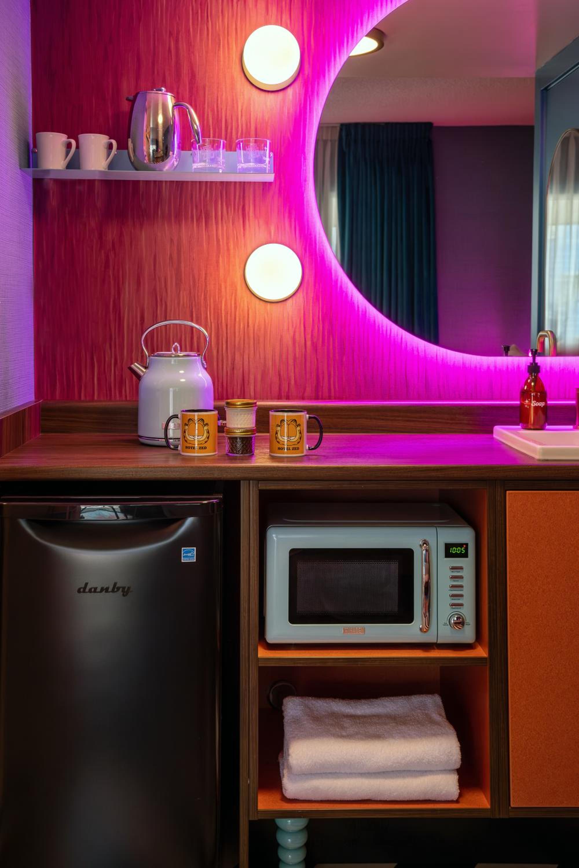 Rebel Room  - Photo 20