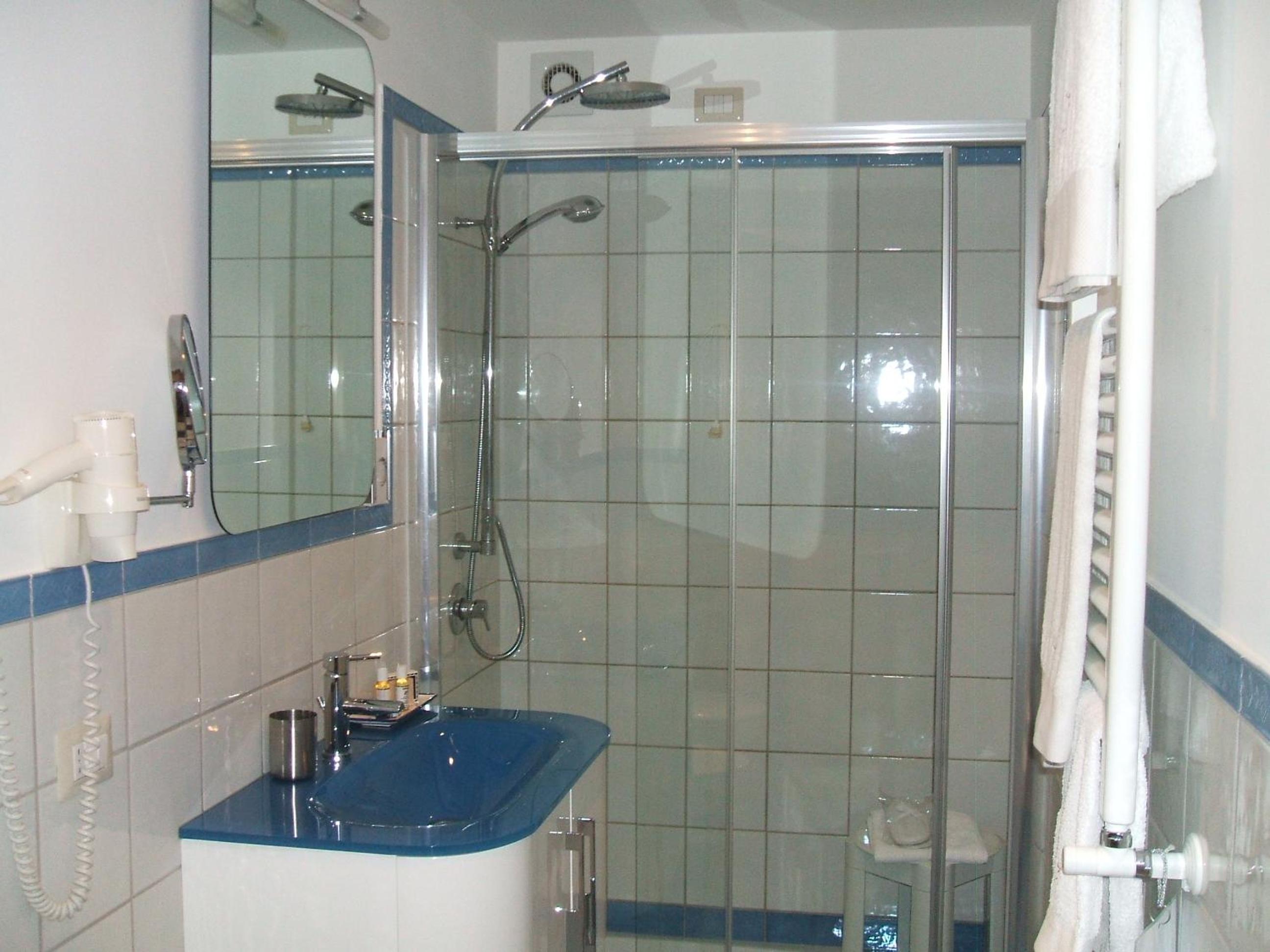Deluxe Double Room - Photo 26