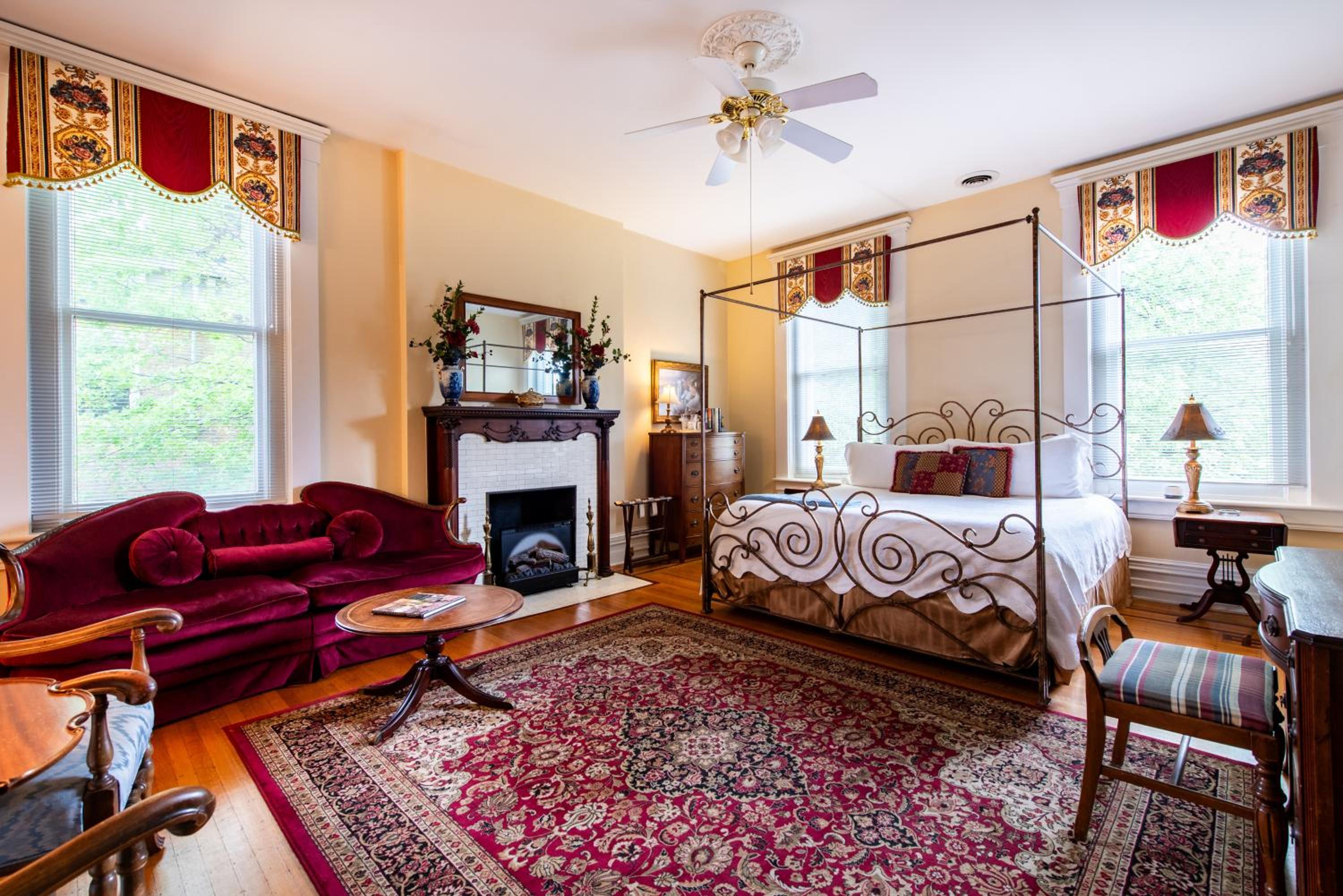 Deluxe King Suite