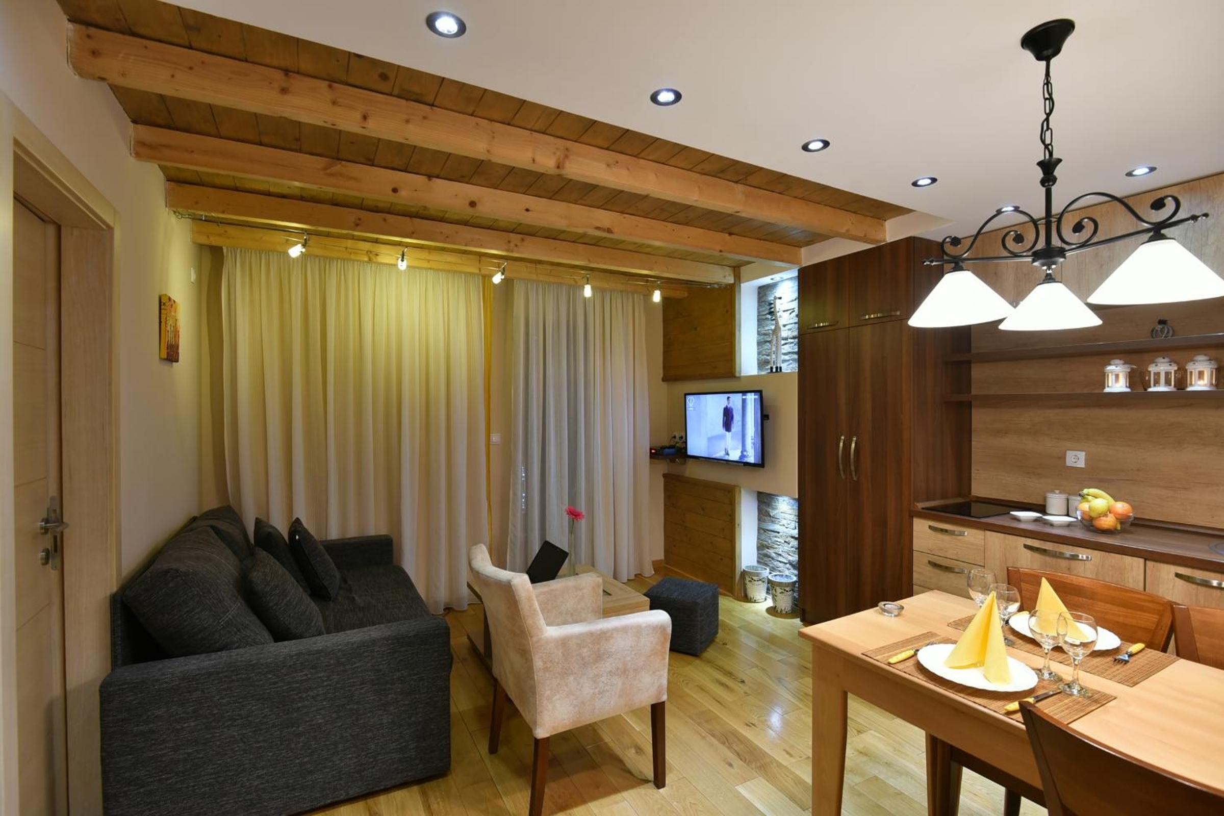 One-Bedroom Apartment with Terrace photo 1