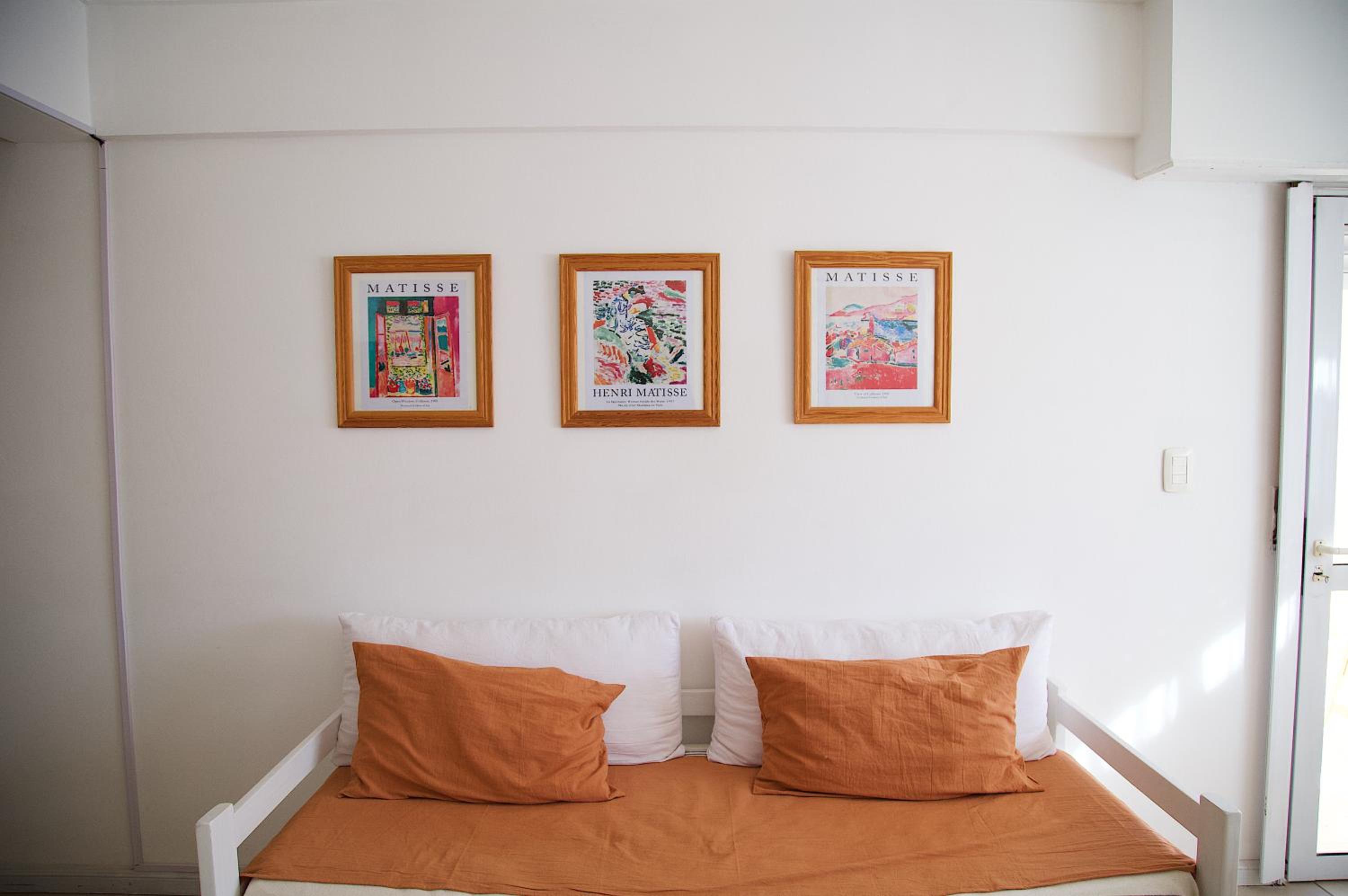 One-Bedroom Apartment photo 1
