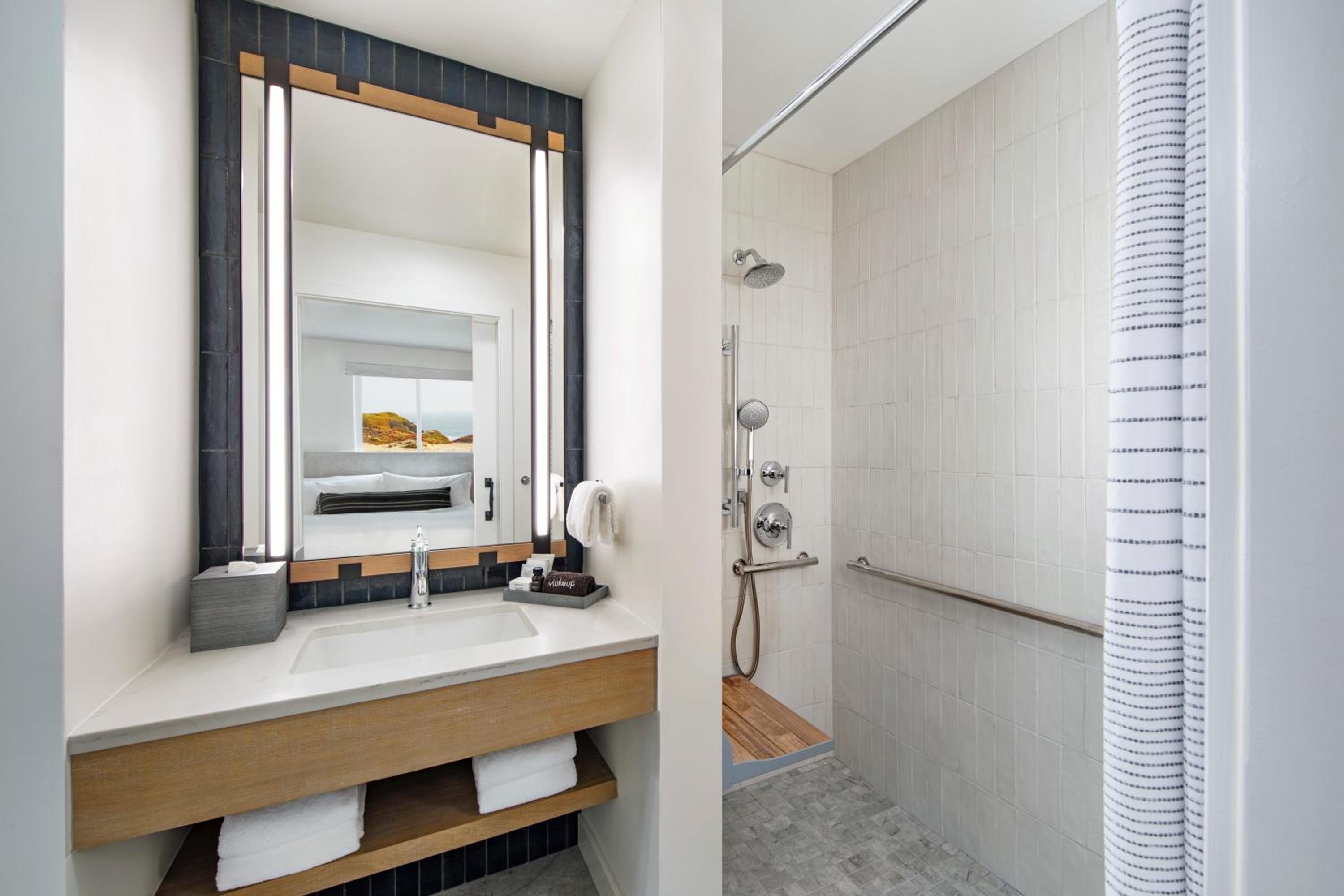King Room - Disability Access - Photo 8