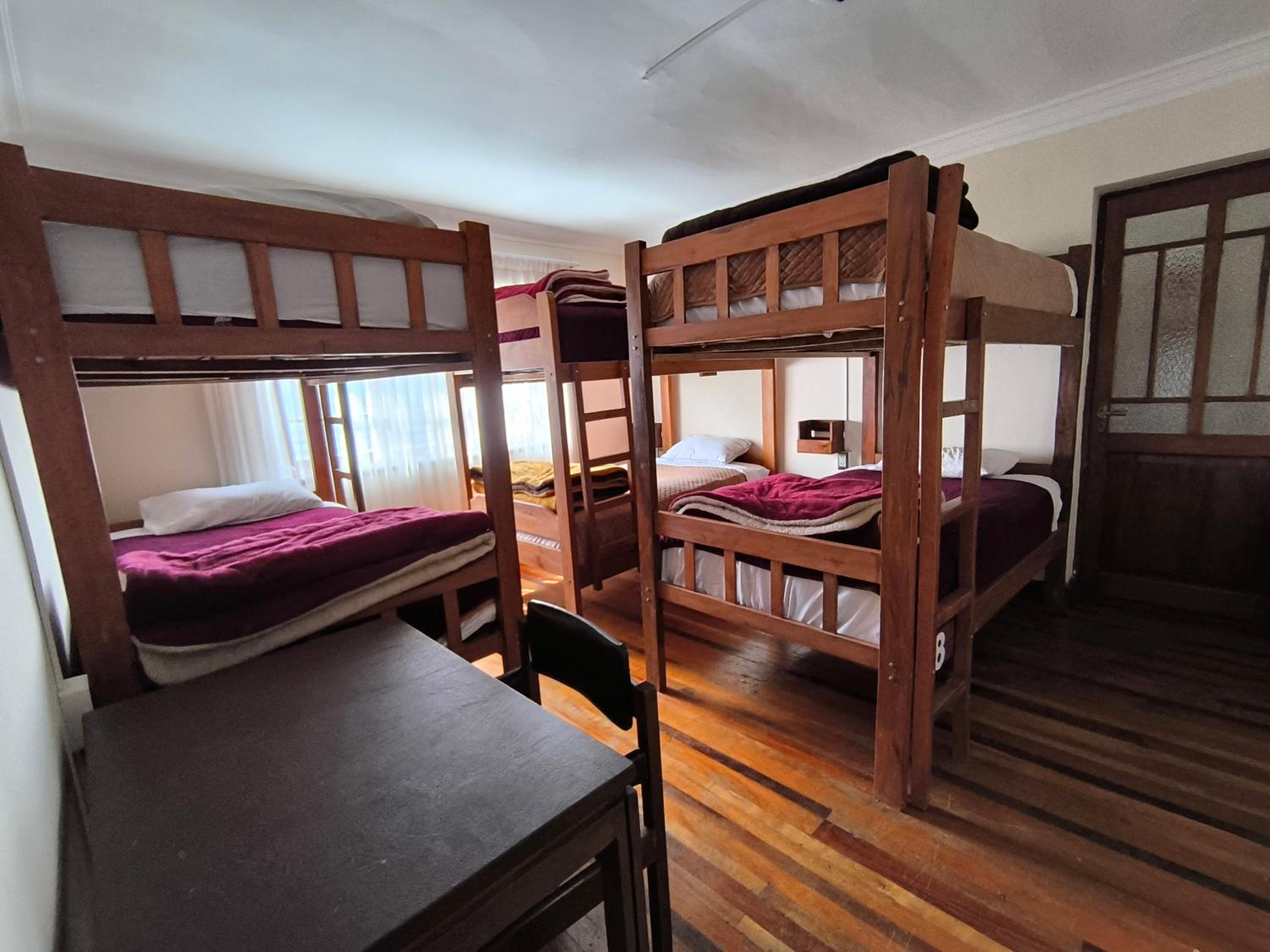 Bed in 8-Bed Mixed Dormitory Room photo 2
