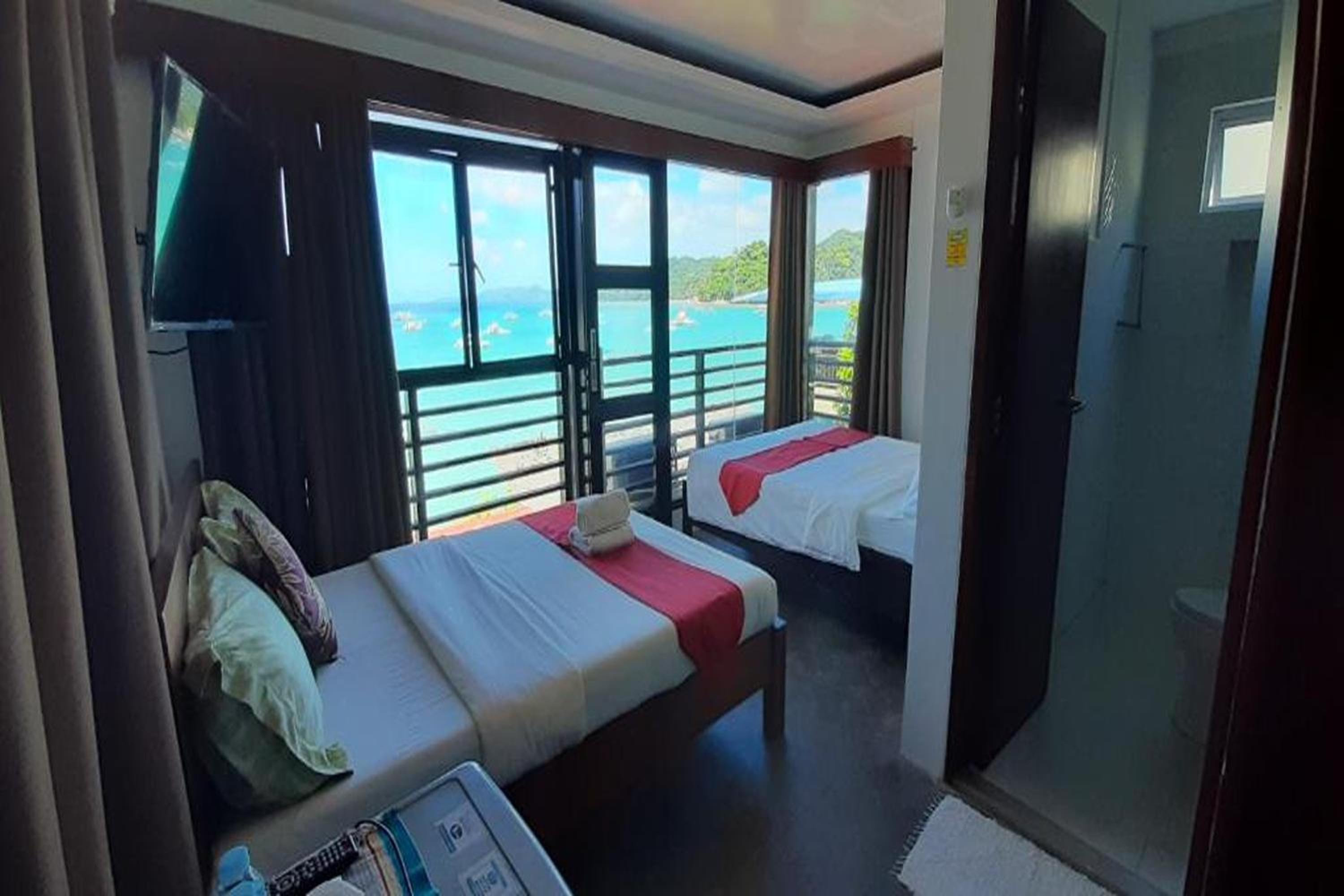 Family Room with Sea View photo 1