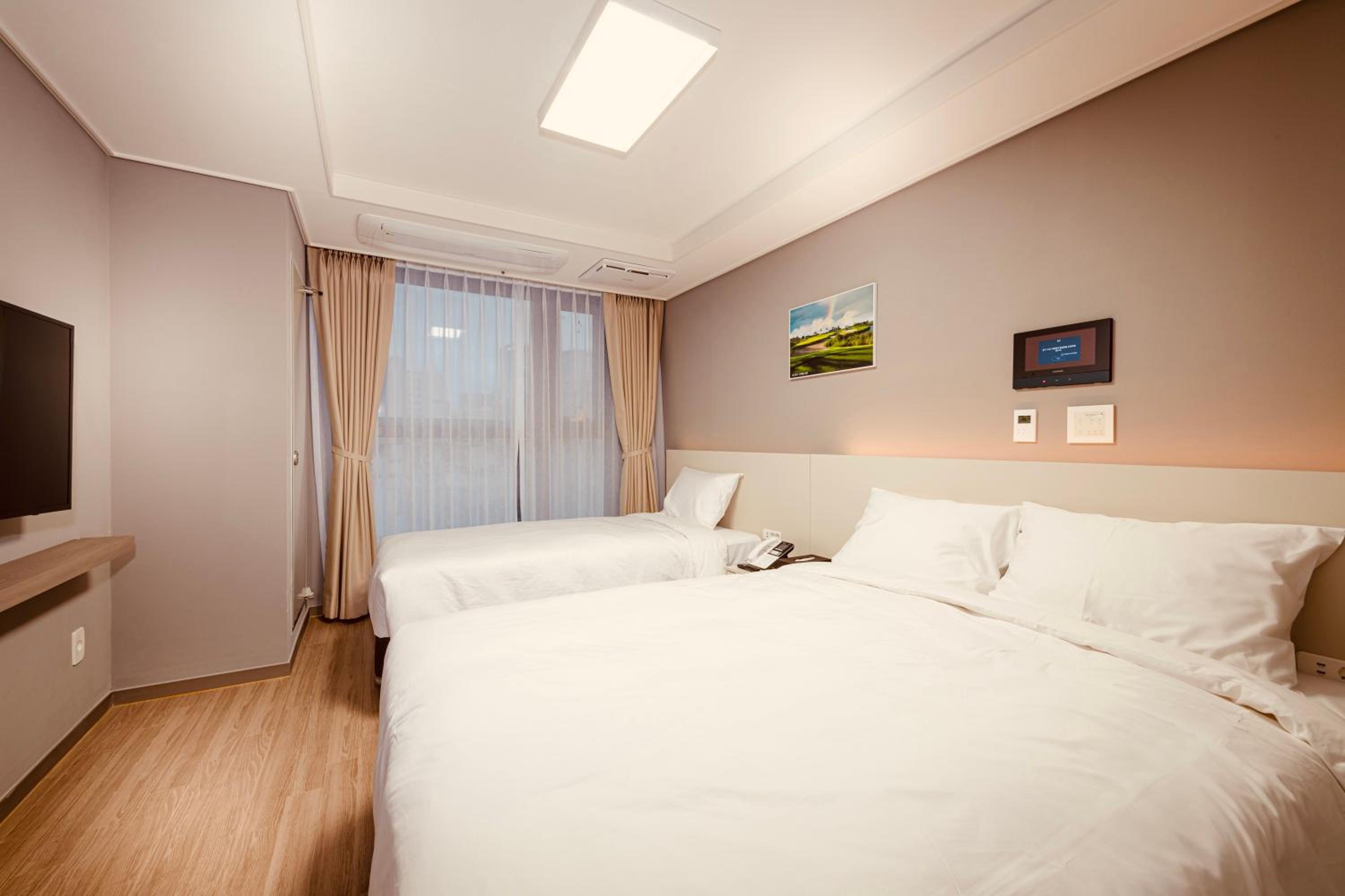 Special Offer - Deluxe Family Room With Porridge For 2