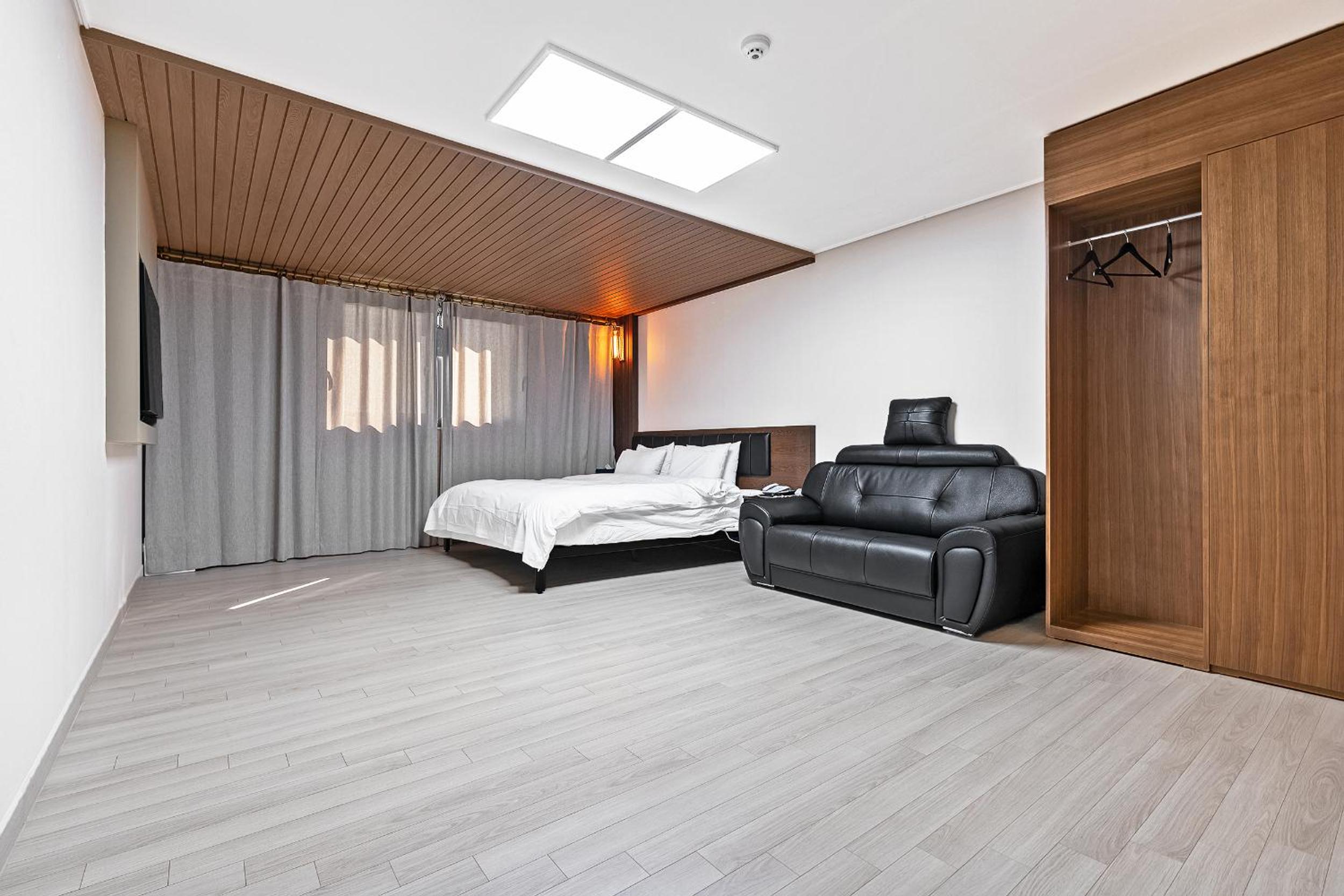 Royal Suite Pool Villa - Photo 1
