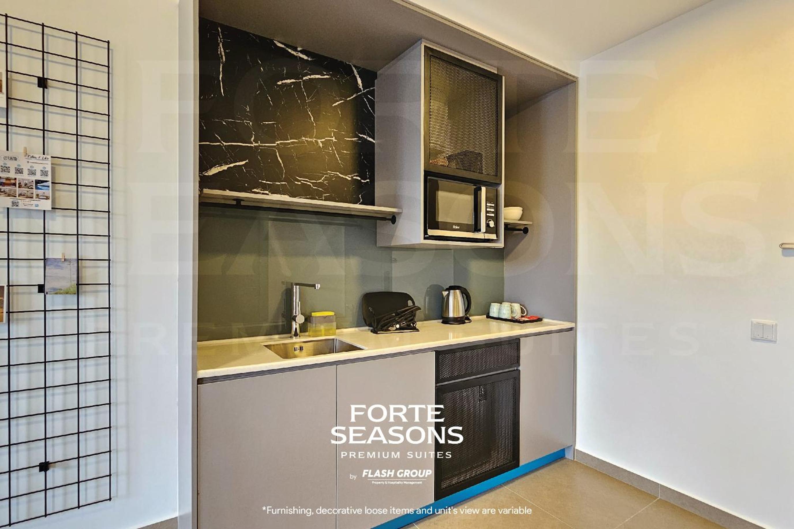 Superior Two Bedroom Suite - Photo 7