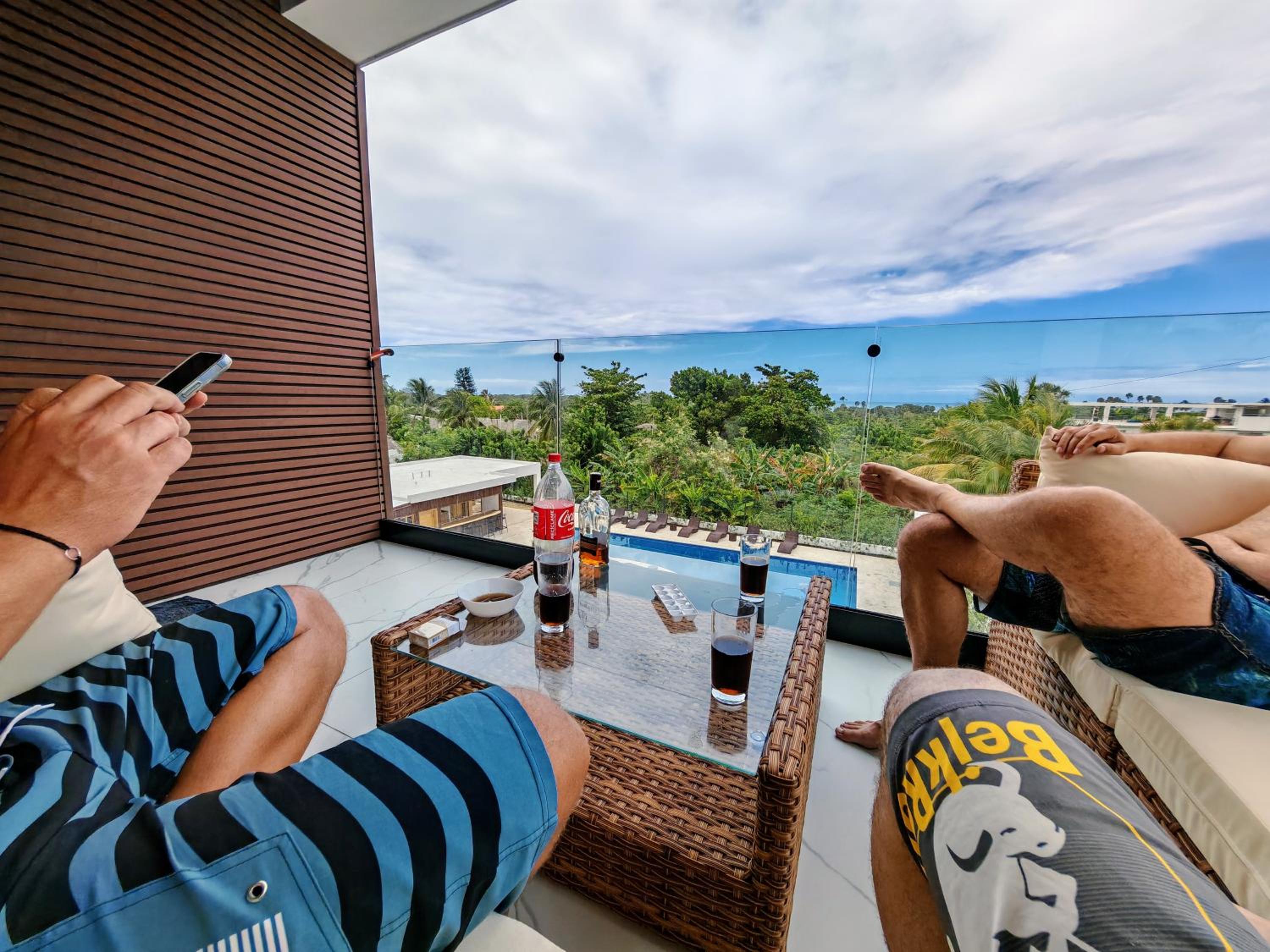 Deluxe One-Bedroom Apartment with Ocean View