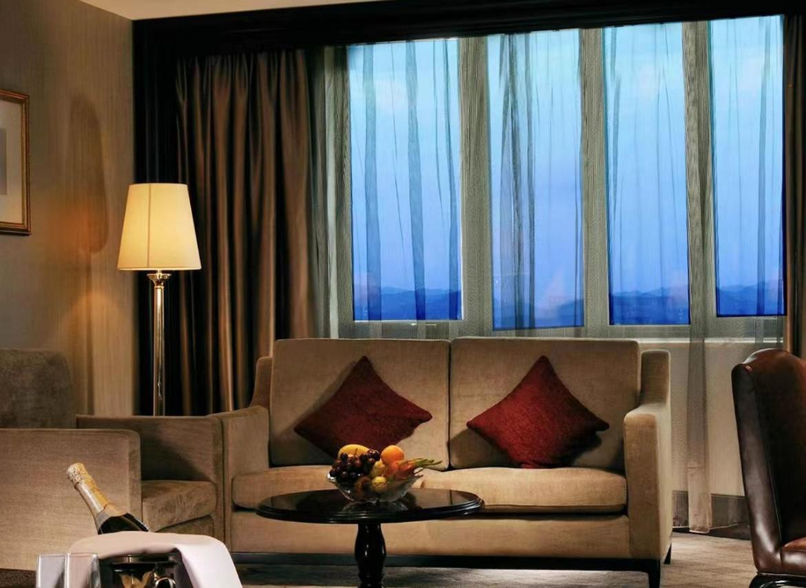 Deluxe King Room photo 3