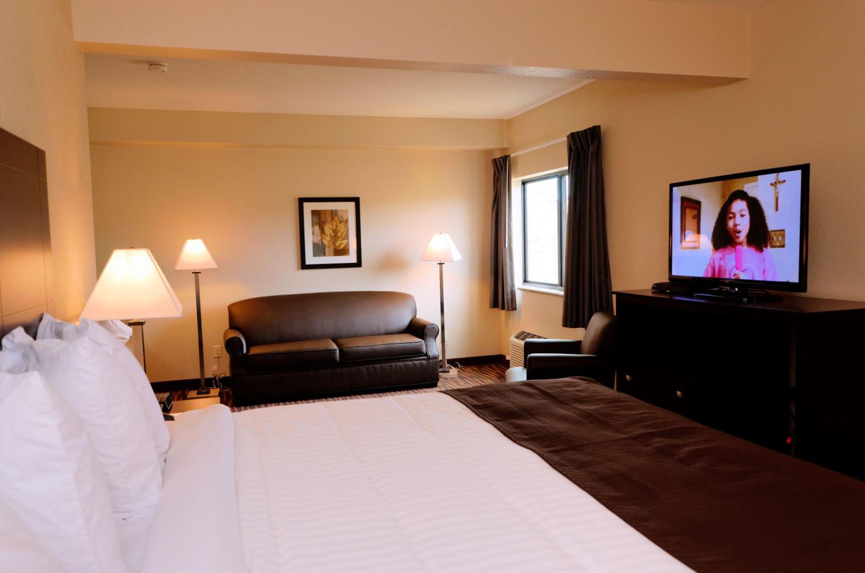 Deluxe King Room photo 2