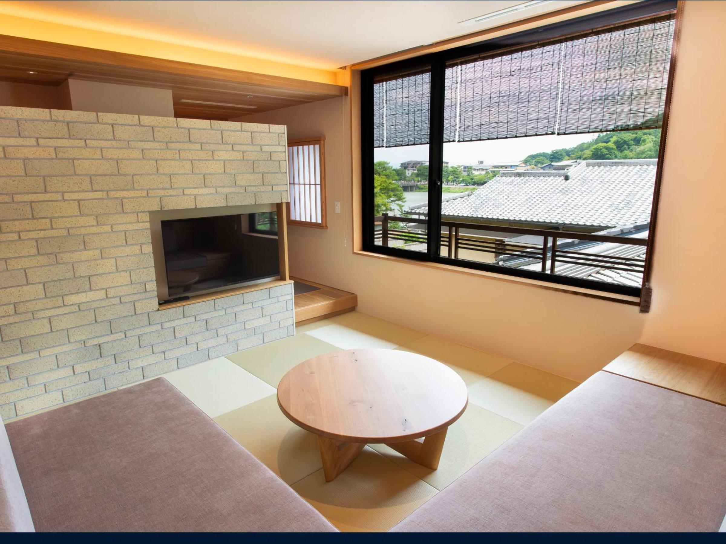 Deluxe Suite with Spa Bath photo 1