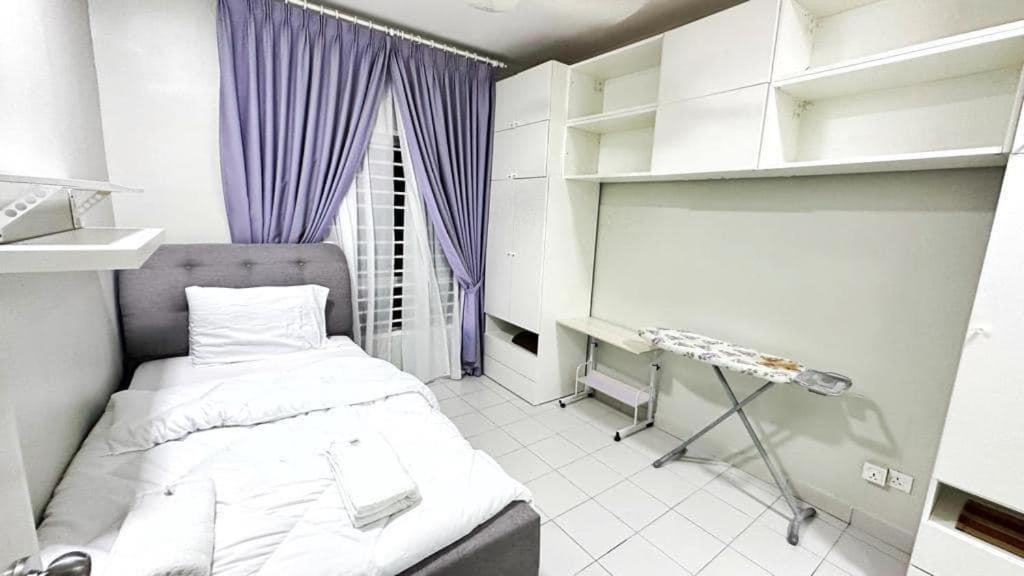 One-Bedroom Apartment photo 2